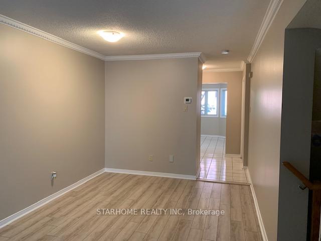 Photo 3 of 33D Shaw Street, Toronto, Niagara — HOMEH