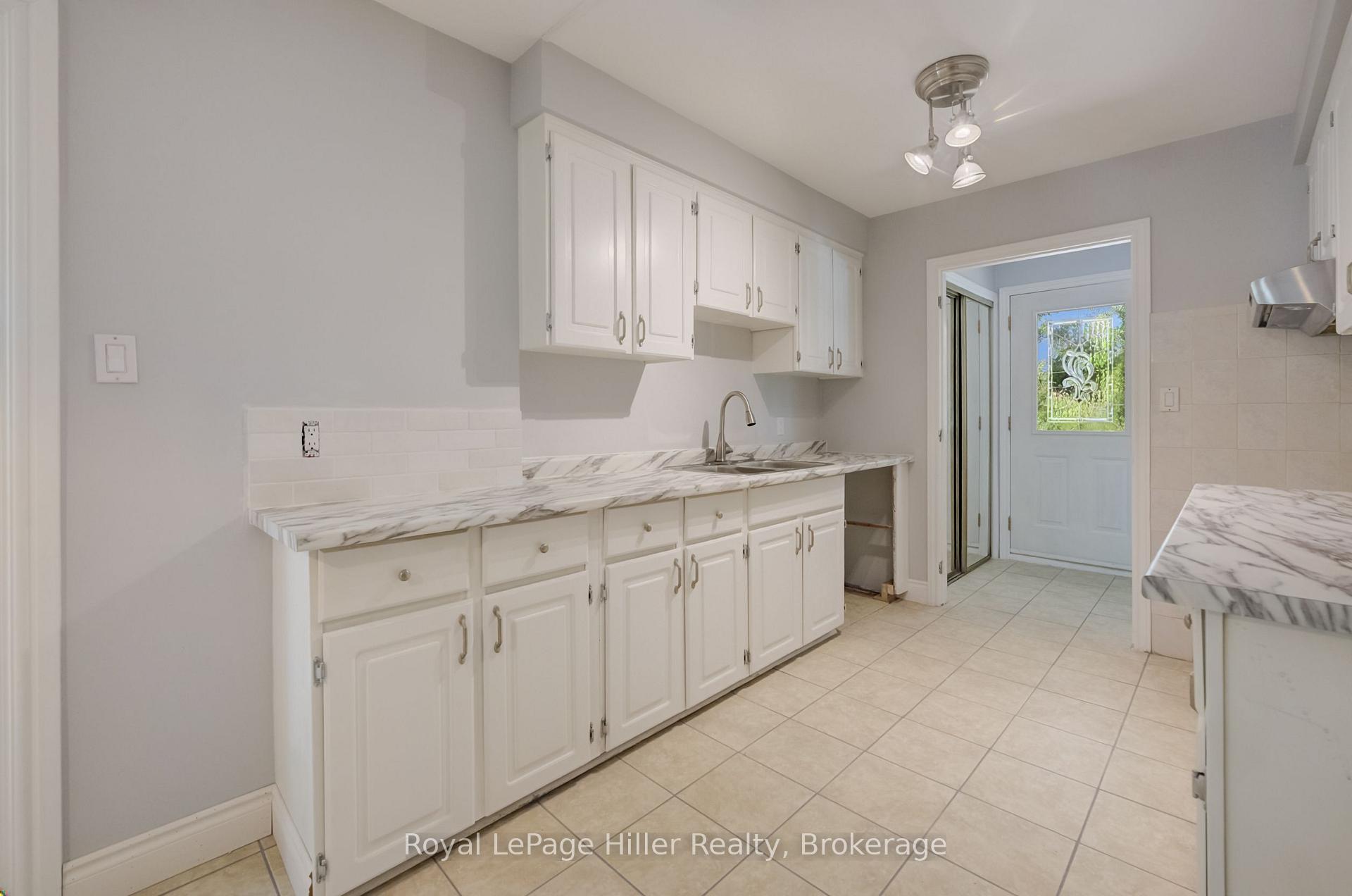 Photo 11 of 373 Willow Street, Stratford — HOMEH