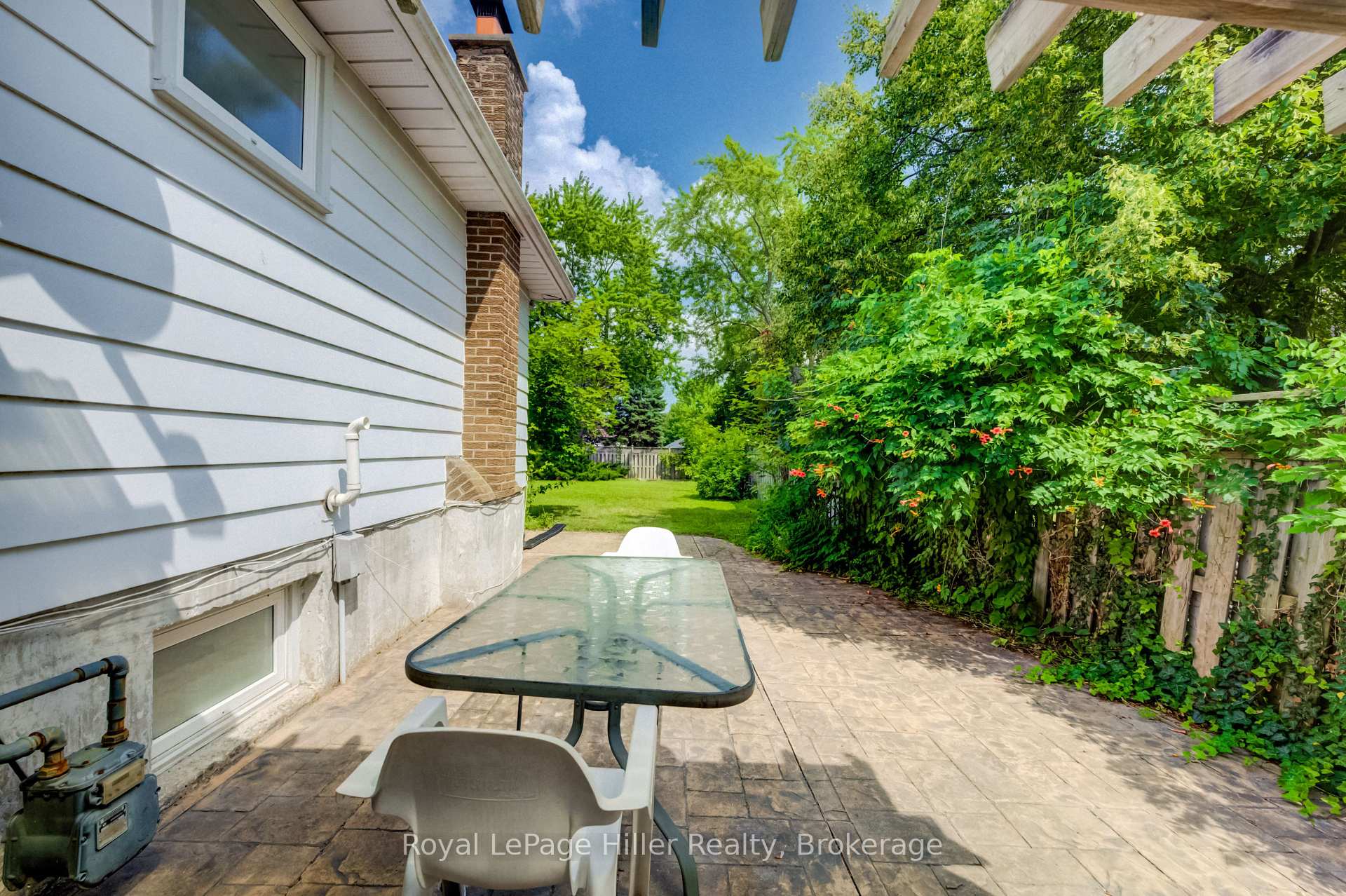 Photo 35 of 373 Willow Street, Stratford — HOMEH