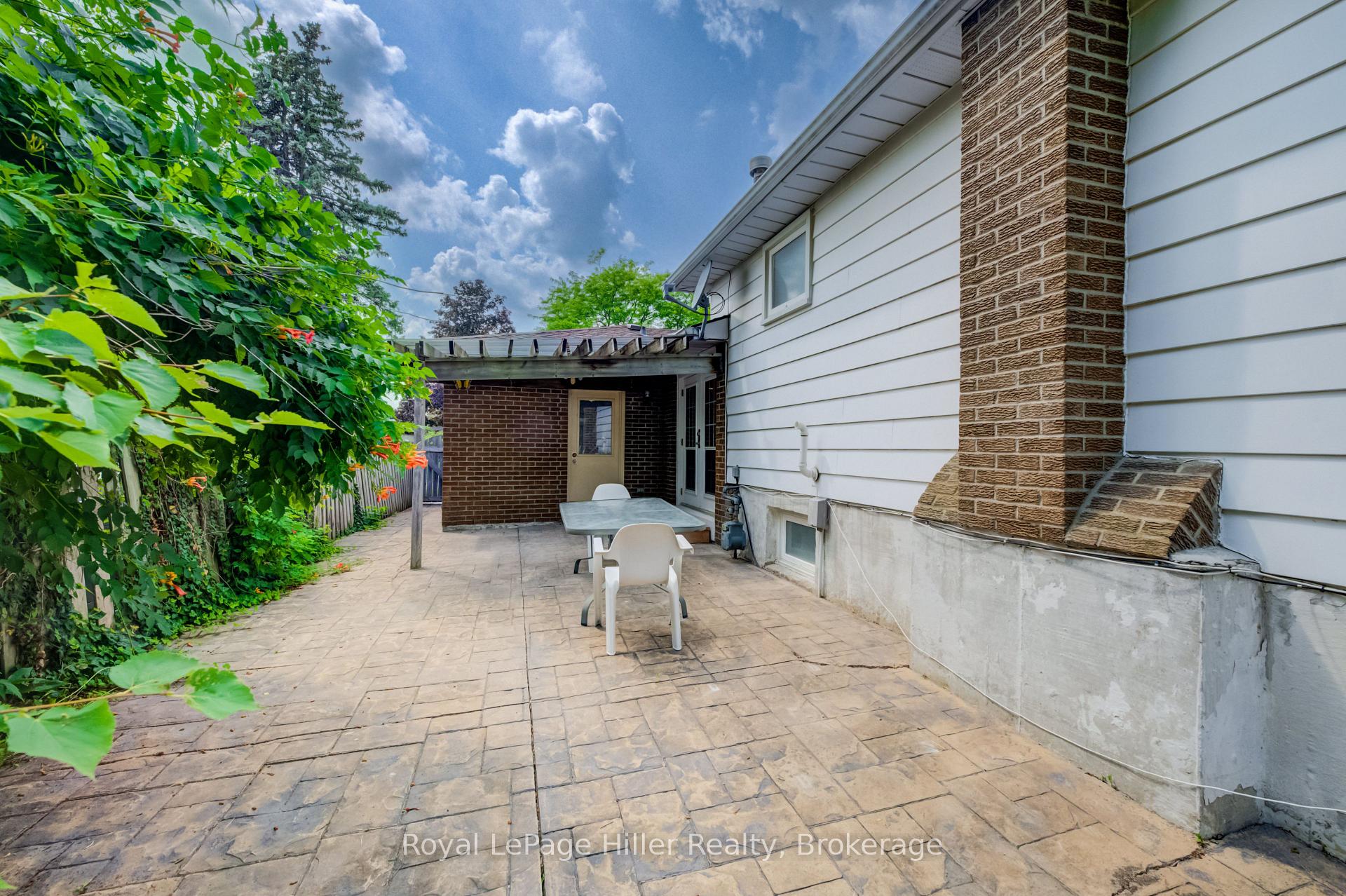 Photo 40 of 373 Willow Street, Stratford — HOMEH