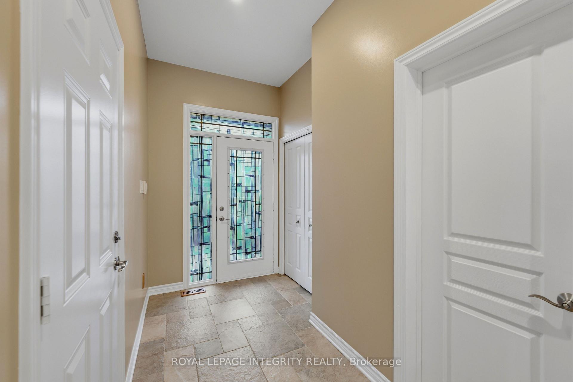 Photo 3 of 102 Windance Crescent, Ottawa, Kanata - Morgan's Grant/South March — HOMEH