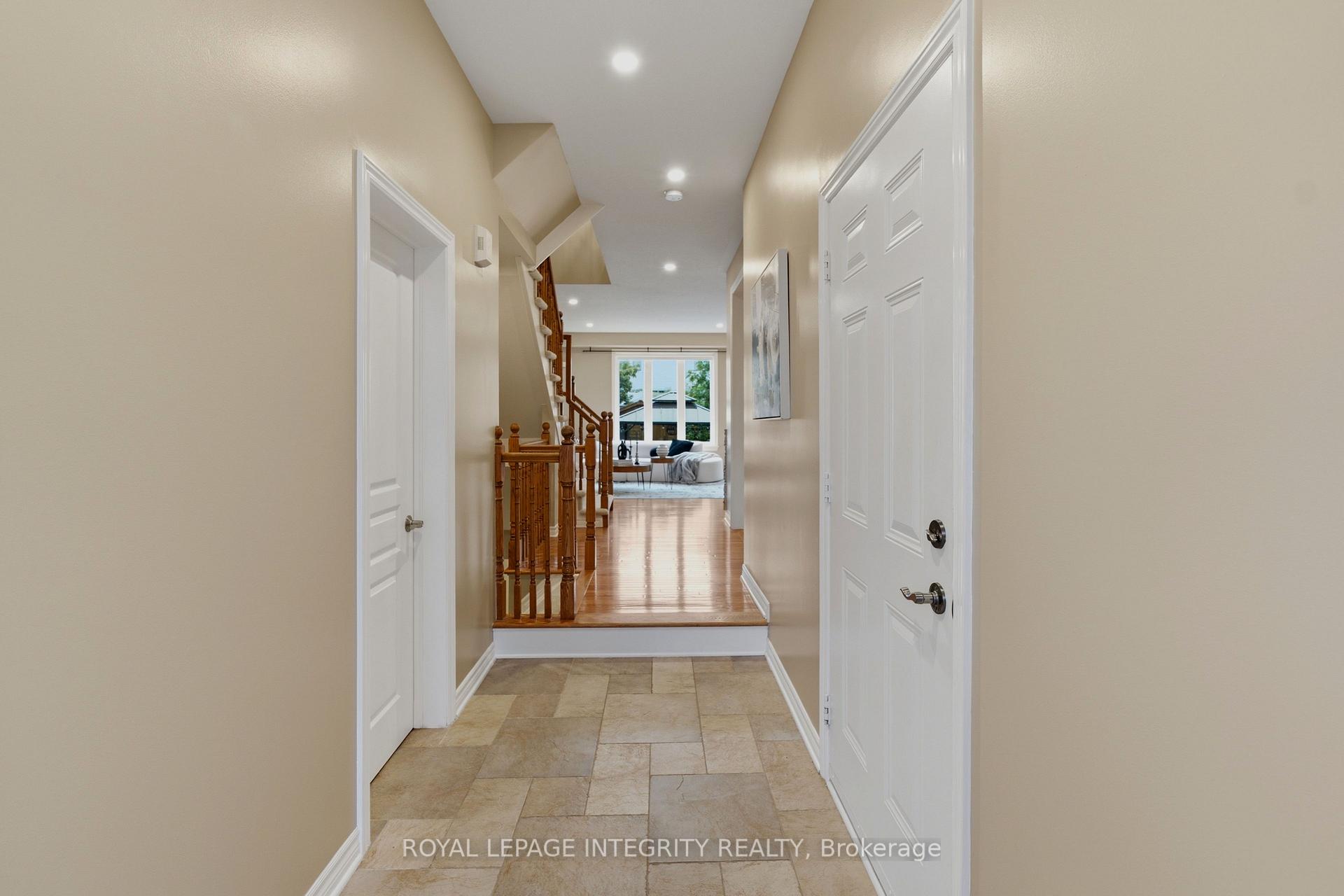 Photo 4 of 102 Windance Crescent, Ottawa, Kanata - Morgan's Grant/South March — HOMEH