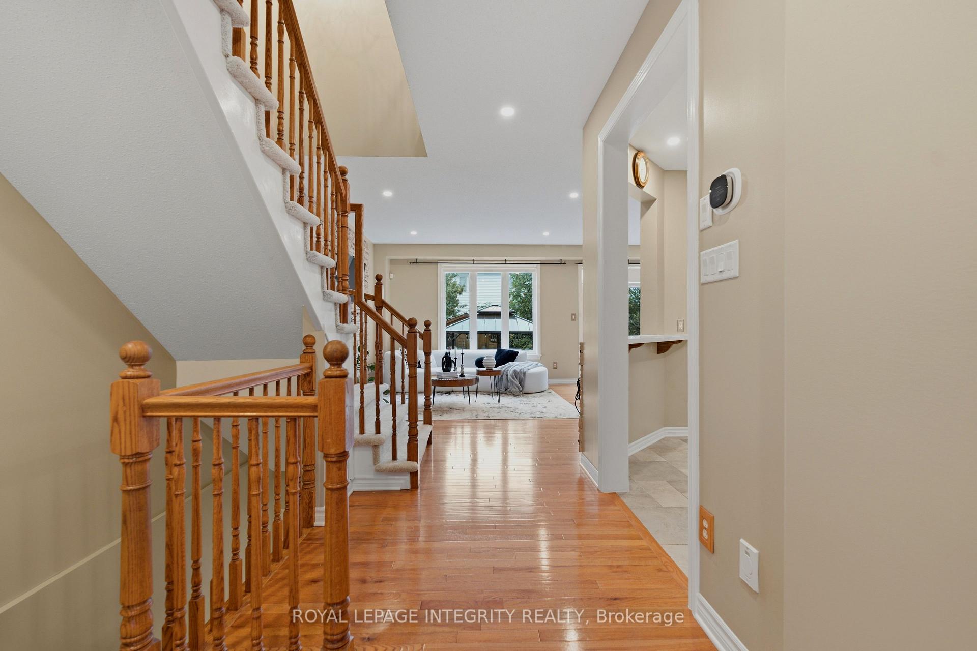 Photo 6 of 102 Windance Crescent, Ottawa, Kanata - Morgan's Grant/South March — HOMEH