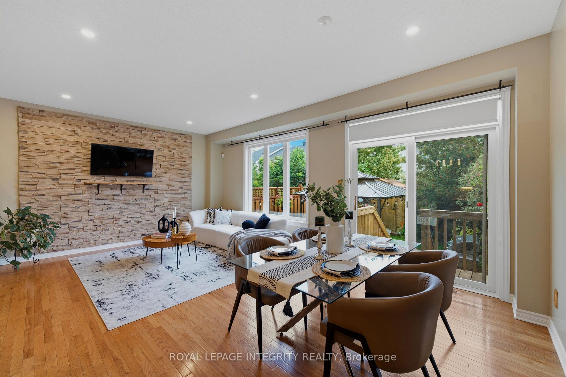 Photo 10 of 102 Windance Crescent, Ottawa, Kanata - Morgan's Grant/South March — HOMEH