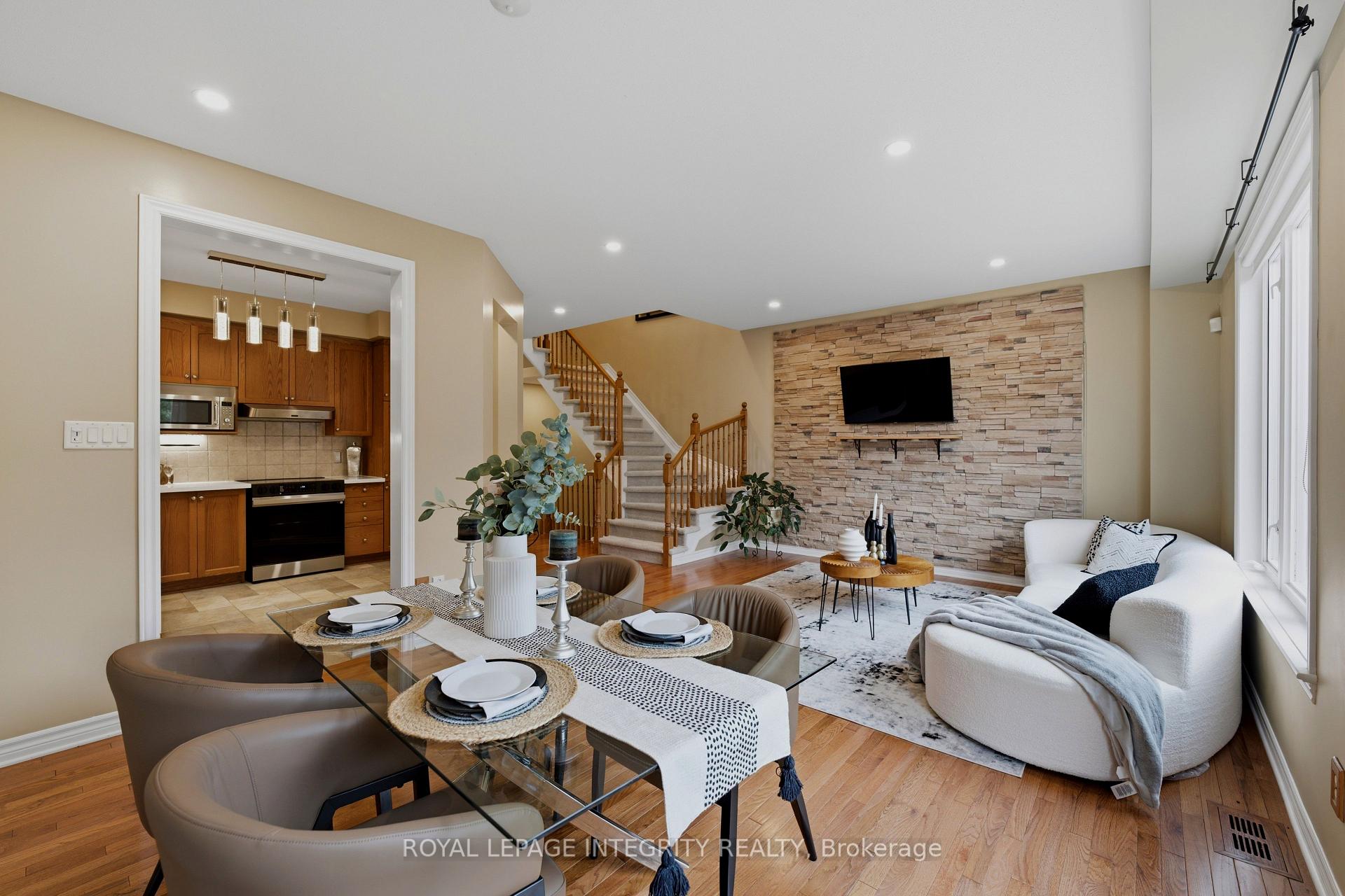 Photo 12 of 102 Windance Crescent, Ottawa, Kanata - Morgan's Grant/South March — HOMEH