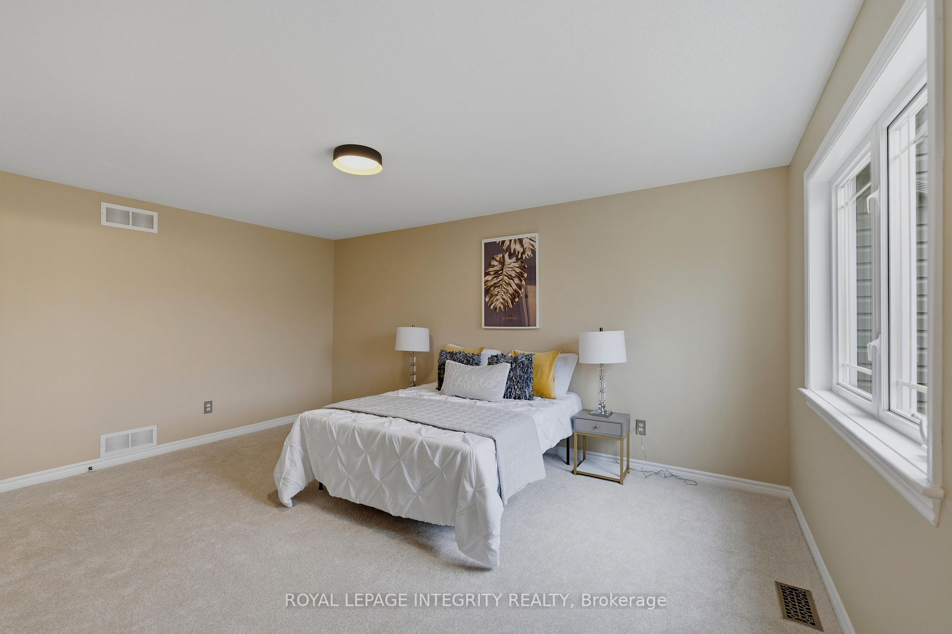 Photo 17 of 102 Windance Crescent, Ottawa, Kanata - Morgan's Grant/South March — HOMEH