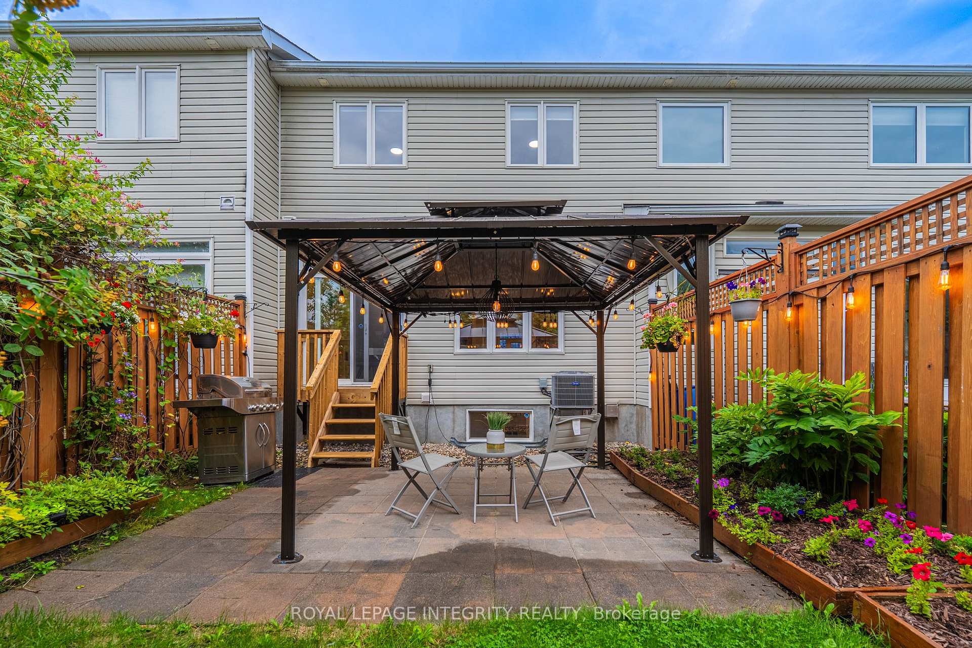 Photo 32 of 102 Windance Crescent, Ottawa, Kanata - Morgan's Grant/South March — HOMEH