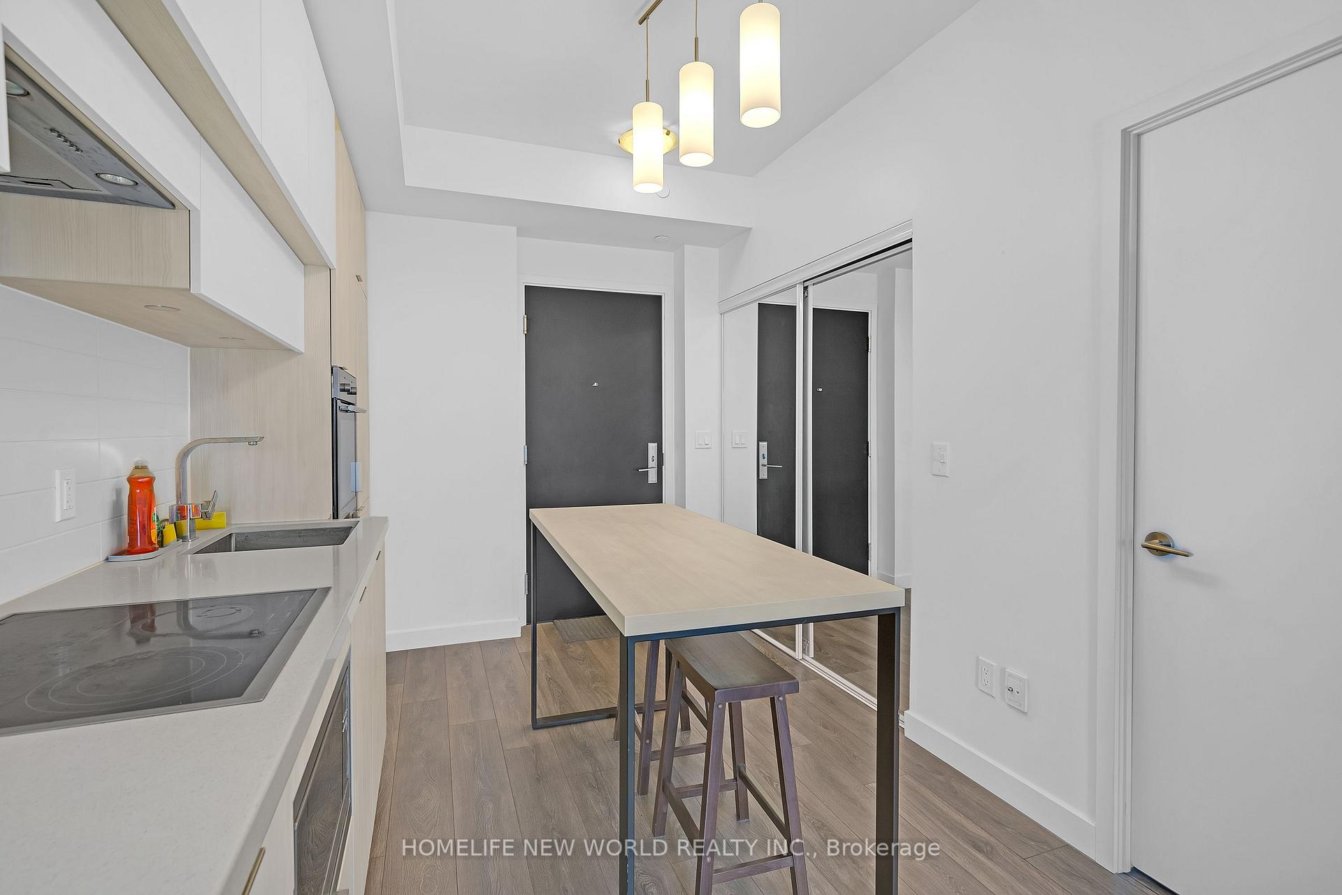 Photo 3 of Unit 4903, 8 Eglinton Avenue E, Toronto, Mount Pleasant West — HOMEH