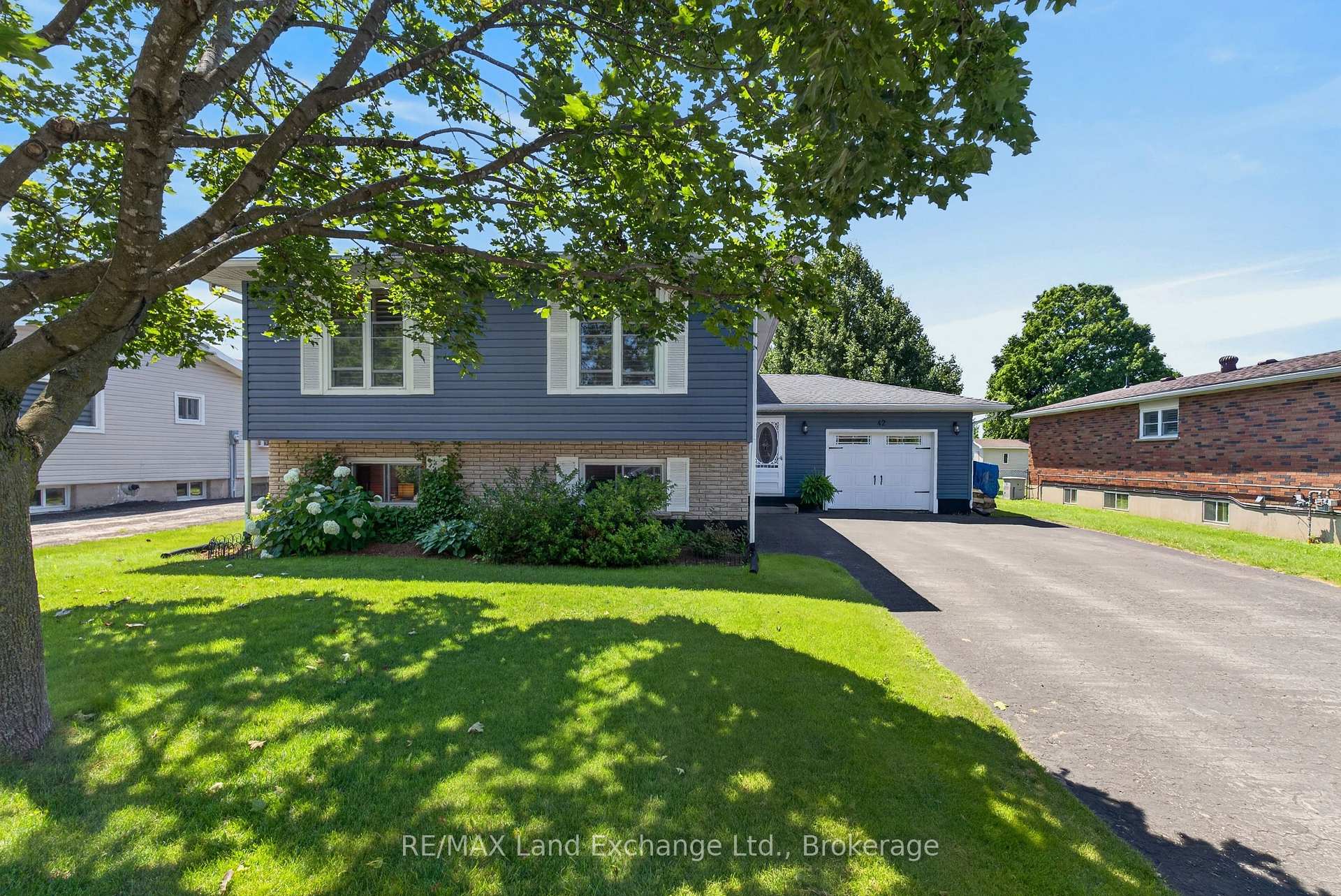 Photo 1 of 42 Webster Street, Kincardine — HOMEH