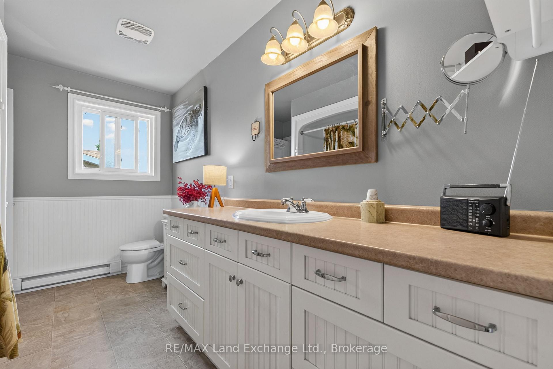 Photo 11 of 42 Webster Street, Kincardine — HOMEH