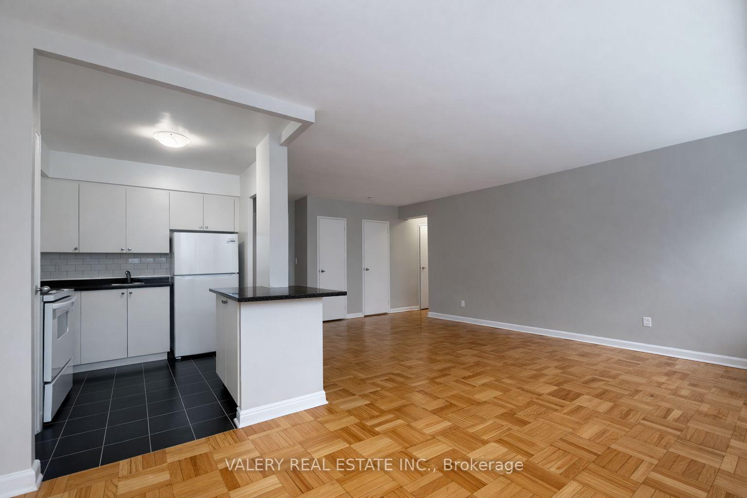 Photo 3 of Unit 107, 42 Thorncliffe Park Drive, Toronto, Thorncliffe Park — HOMEH