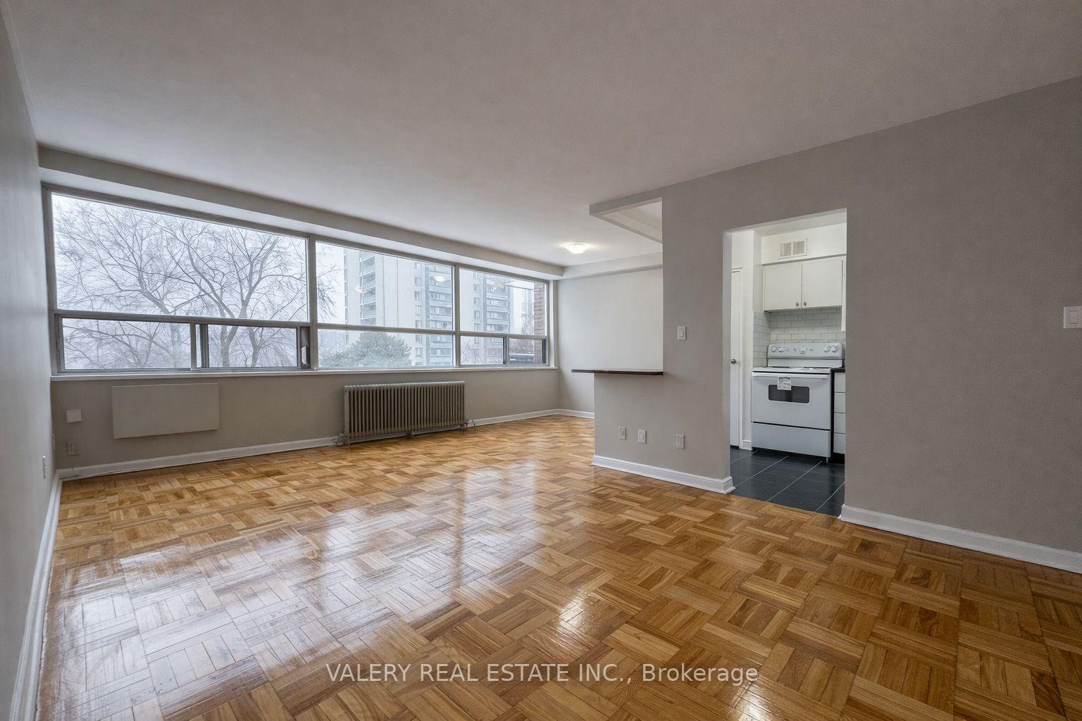 Photo 5 of Unit 107, 42 Thorncliffe Park Drive, Toronto, Thorncliffe Park — HOMEH