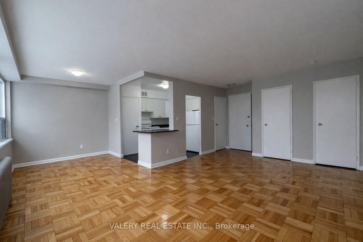 Photo 4 of Unit 501, 42 Thorncliffe Park Drive, Toronto, Thorncliffe Park — HOMEH
