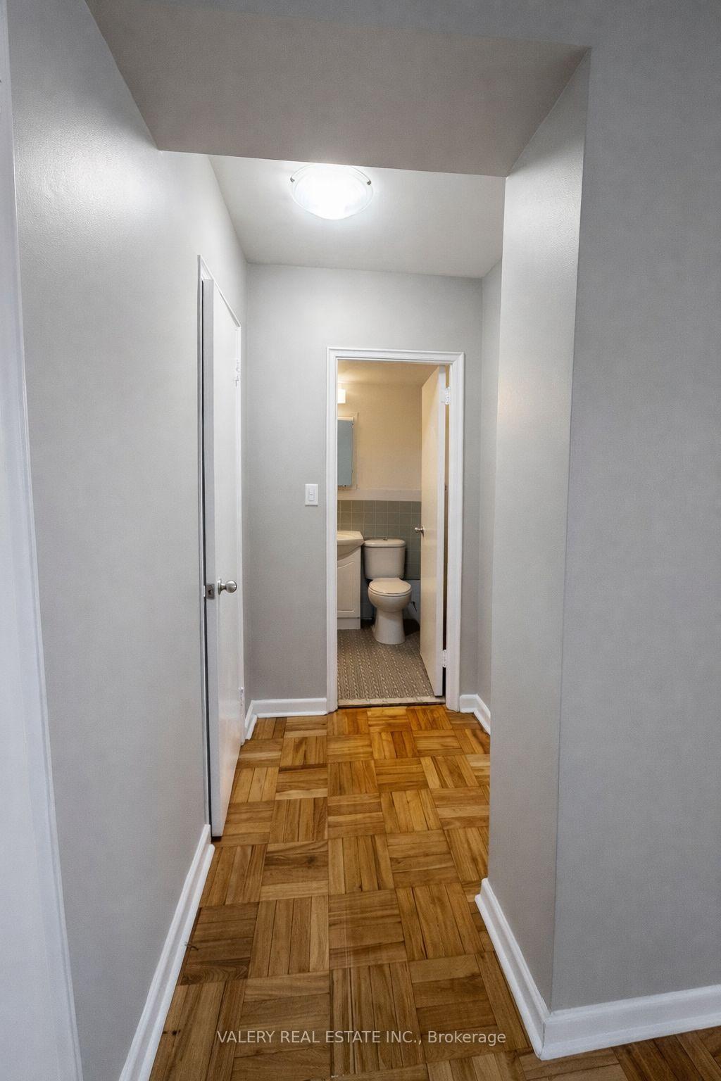 Photo 8 of Unit 501, 42 Thorncliffe Park Drive, Toronto, Thorncliffe Park — HOMEH