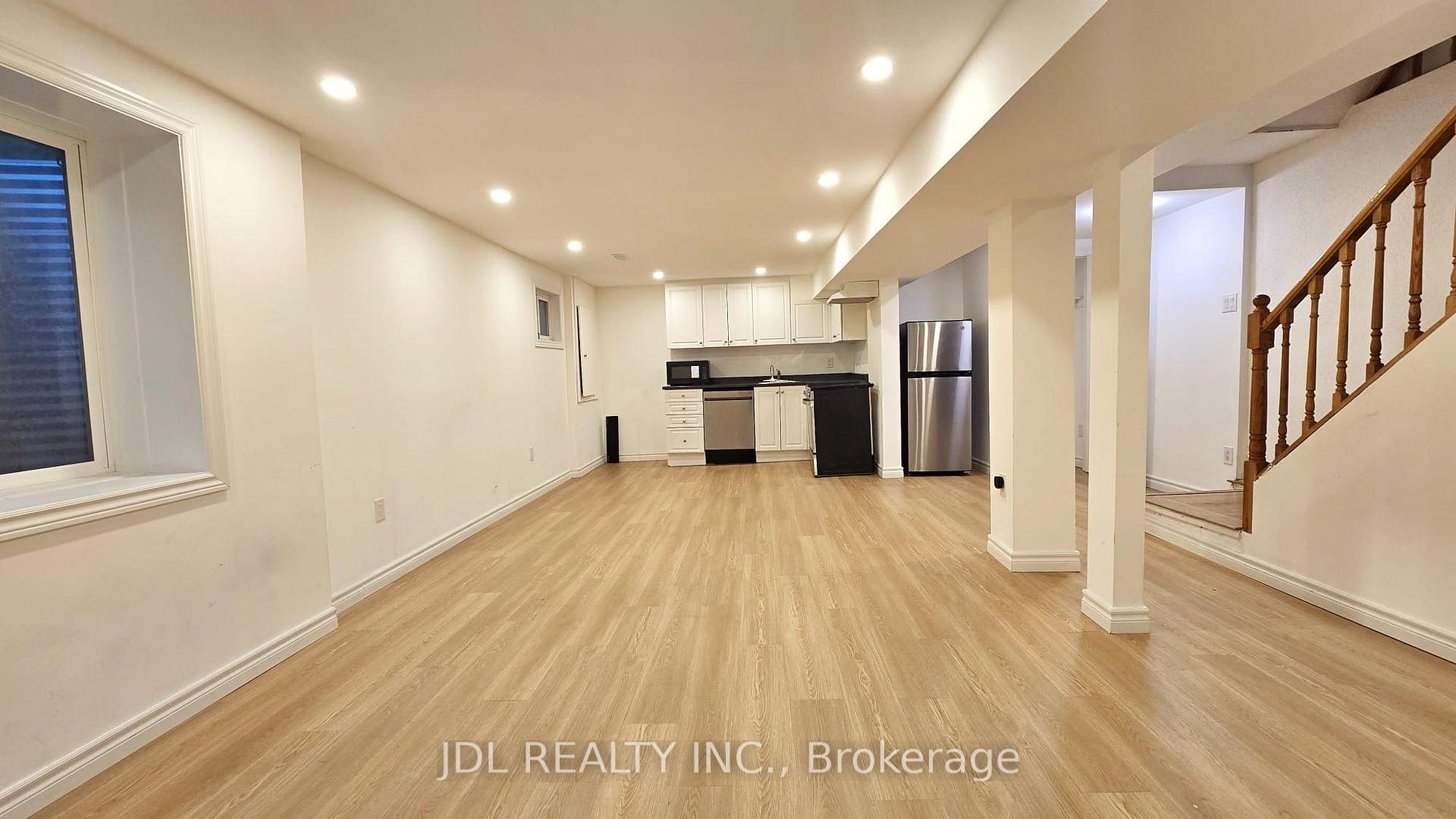 Photo 3 of 3769 Brandon Gate Drive, Mississauga, Malton — HOMEH
