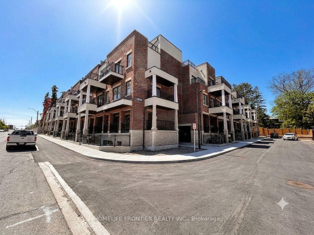 Photo 9 of Unit 11B, 15100 Yonge Street, Aurora, Aurora Village — HOMEH