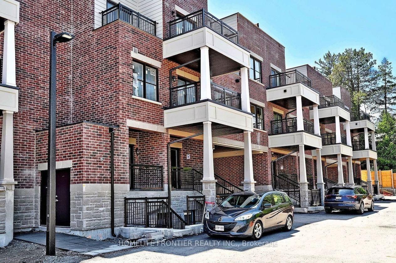 Photo 10 of Unit 11B, 15100 Yonge Street, Aurora, Aurora Village — HOMEH