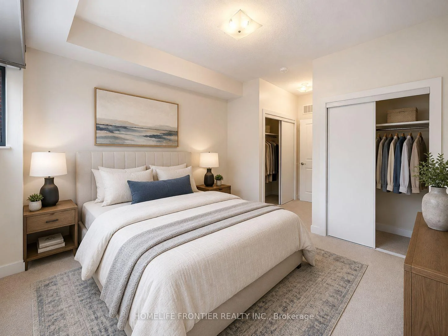 Photo 4 of Unit 11B, 15100 Yonge Street, Aurora, Aurora Village — HOMEH