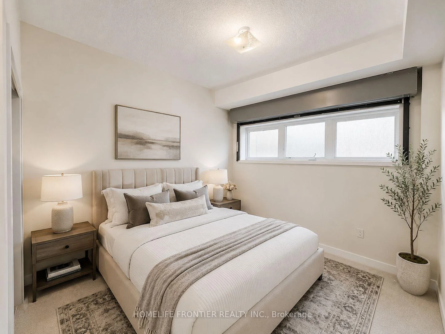 Photo 6 of Unit 11B, 15100 Yonge Street, Aurora, Aurora Village — HOMEH