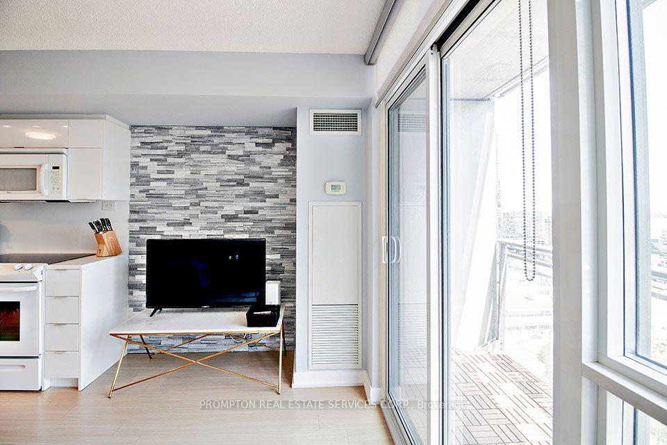 Photo 12 of Unit 2208, 21 Iceboat Terrace, Toronto, Waterfront Communities — HOMEH