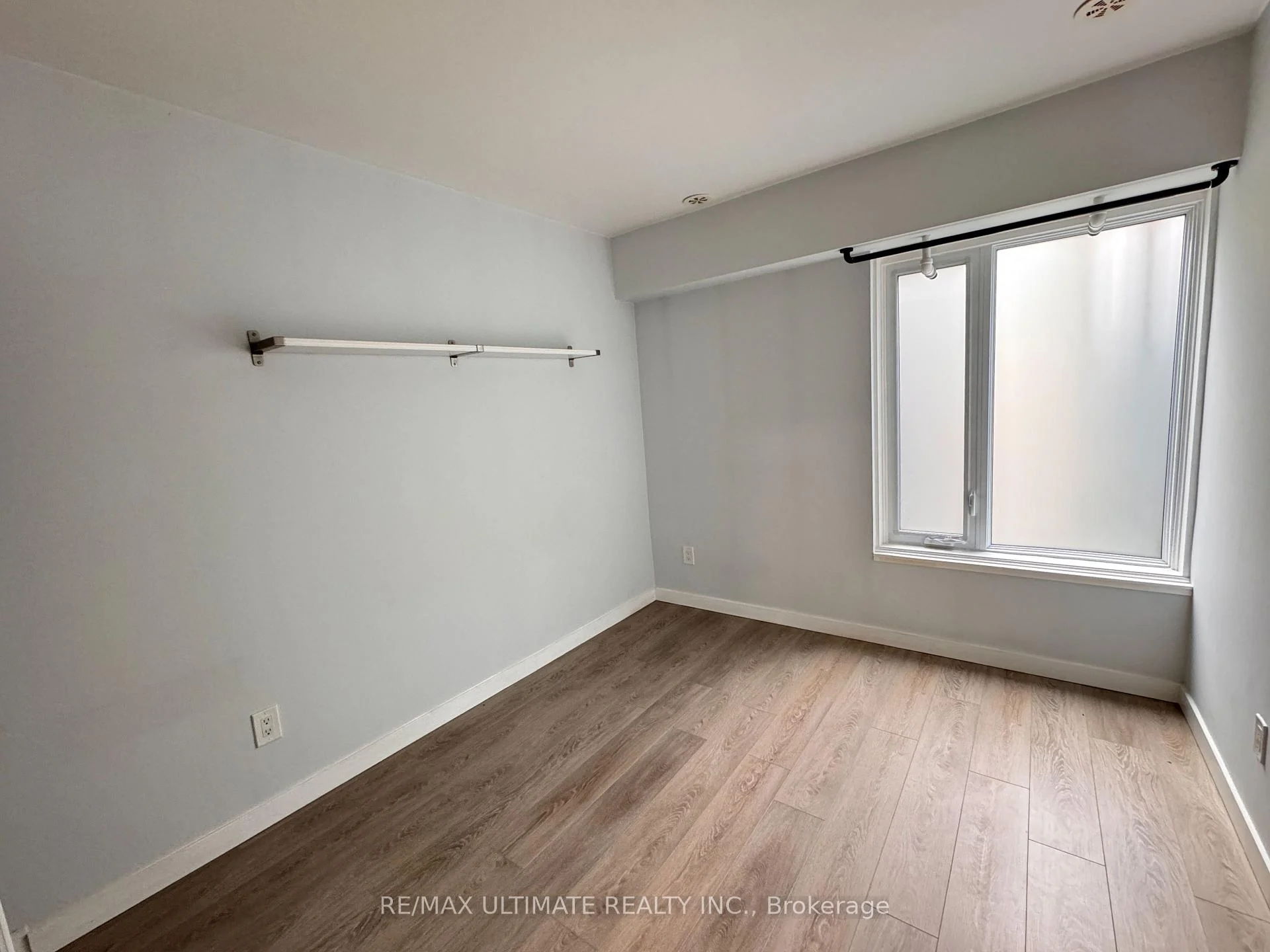 Photo 19 of Unit 113, 1135 Cooke Boulevard, Burlington, LaSalle — HOMEH