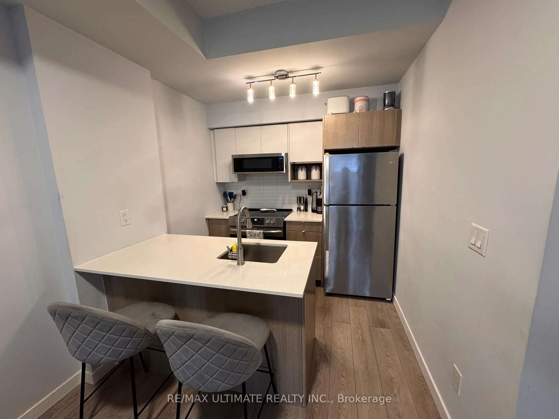 Photo 23 of Unit 113, 1135 Cooke Boulevard, Burlington, LaSalle — HOMEH