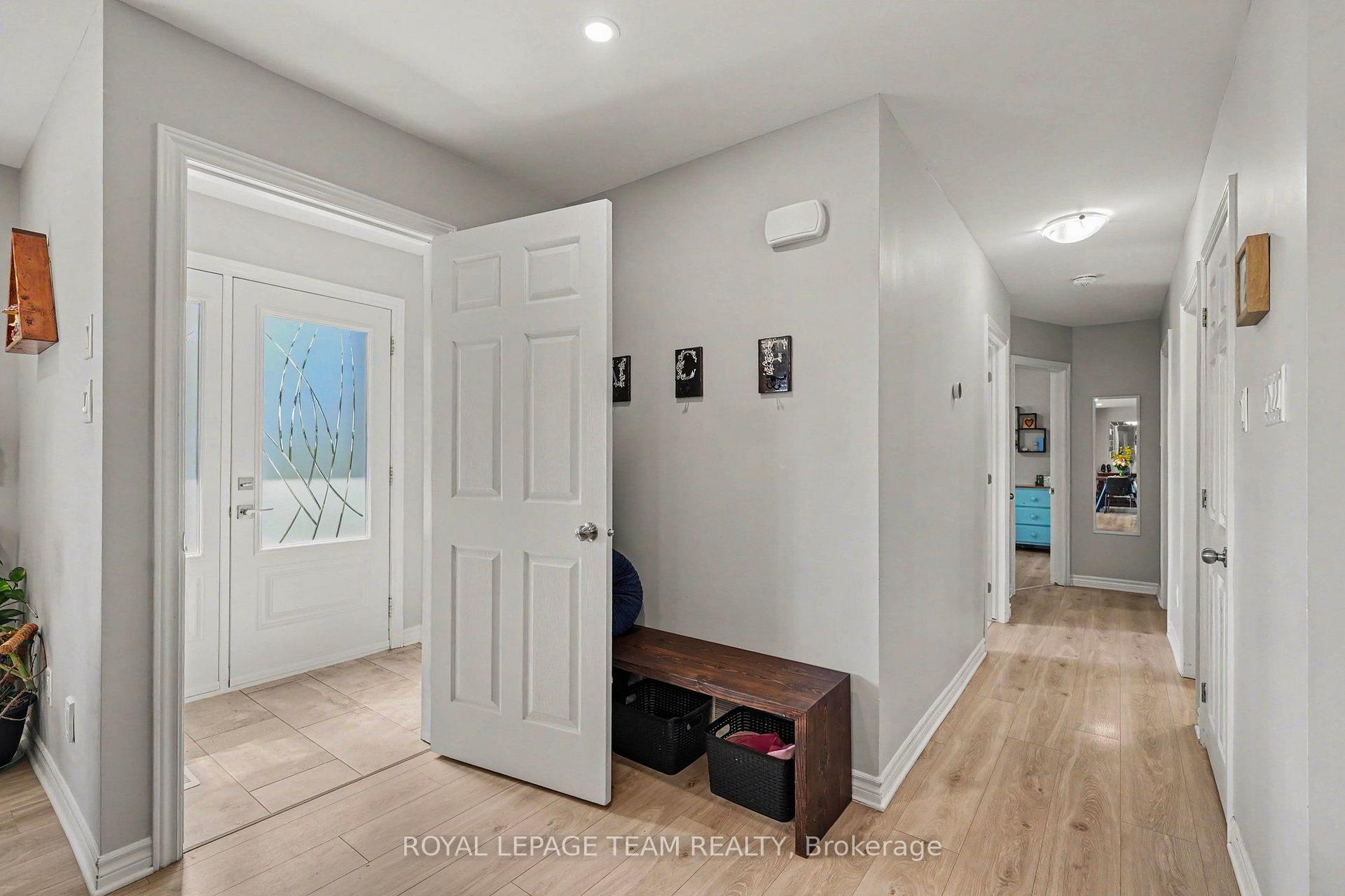 Photo 5 of 2477 Merivale Road, Ottawa, Rideau Heights/Ashdale/Rideau Glen — HOMEH