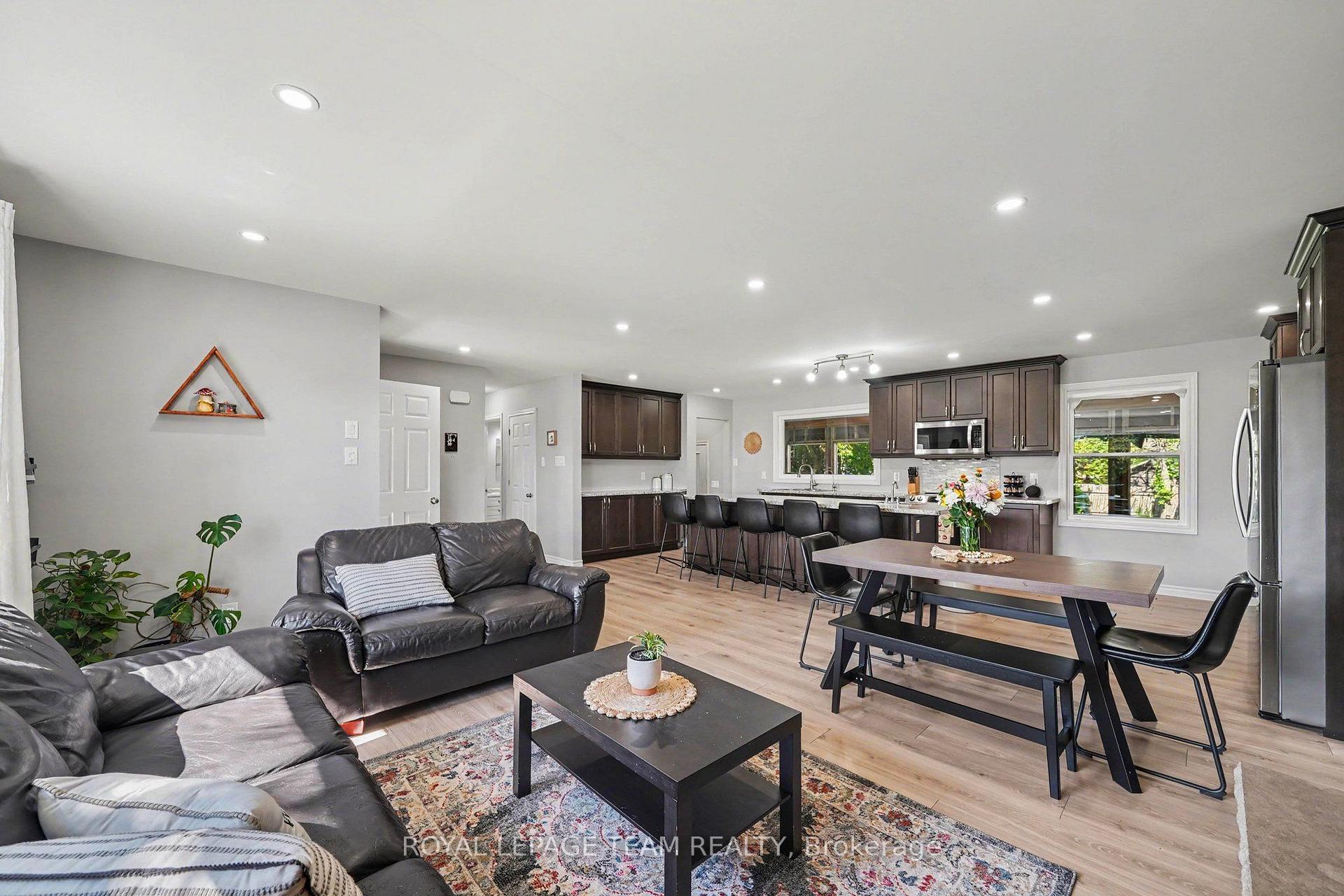 Photo 8 of 2477 Merivale Road, Ottawa, Rideau Heights/Ashdale/Rideau Glen — HOMEH
