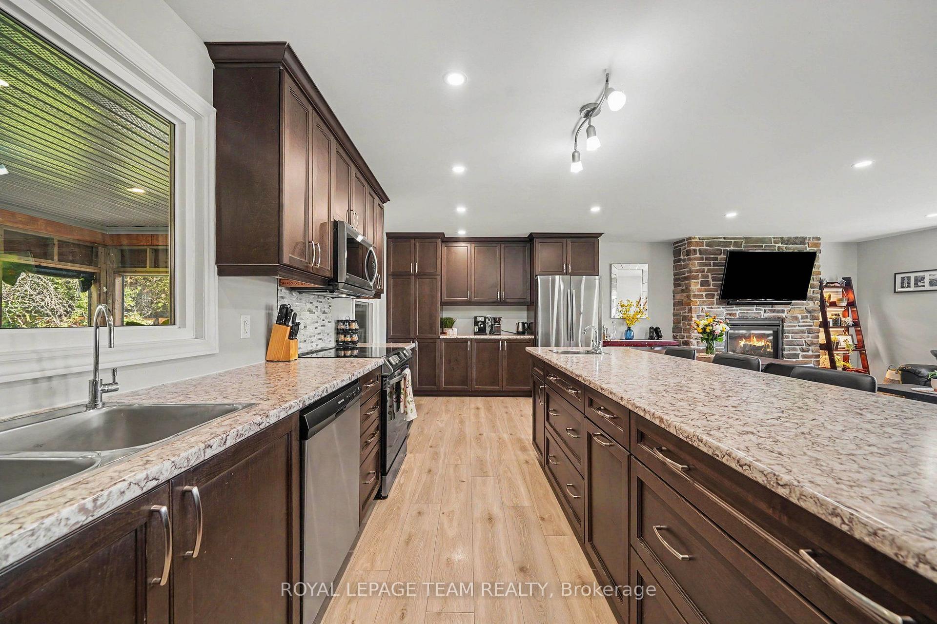 Photo 11 of 2477 Merivale Road, Ottawa, Rideau Heights/Ashdale/Rideau Glen — HOMEH