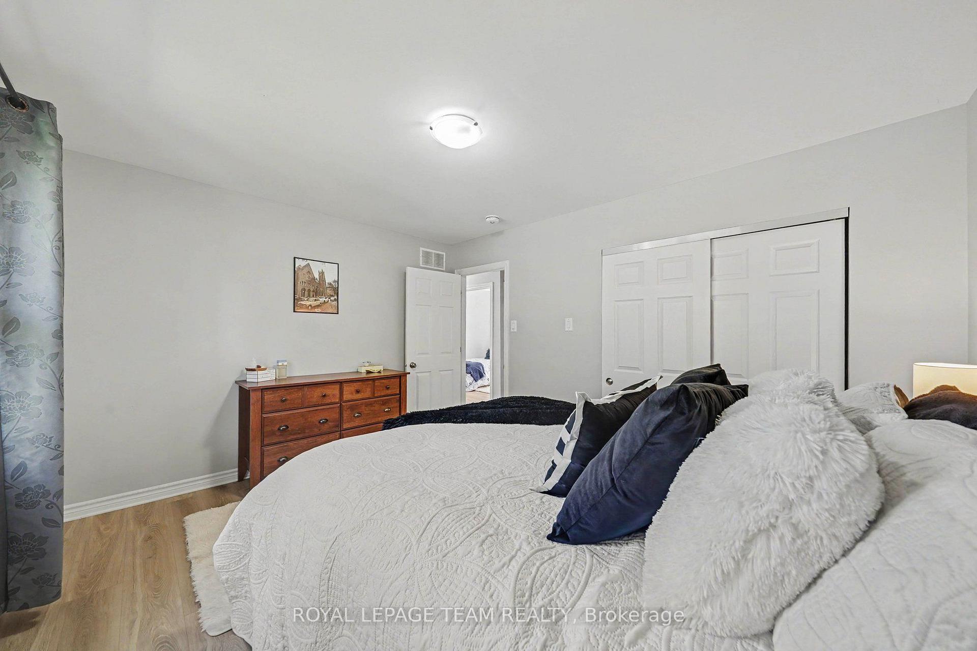 Photo 15 of 2477 Merivale Road, Ottawa, Rideau Heights/Ashdale/Rideau Glen — HOMEH