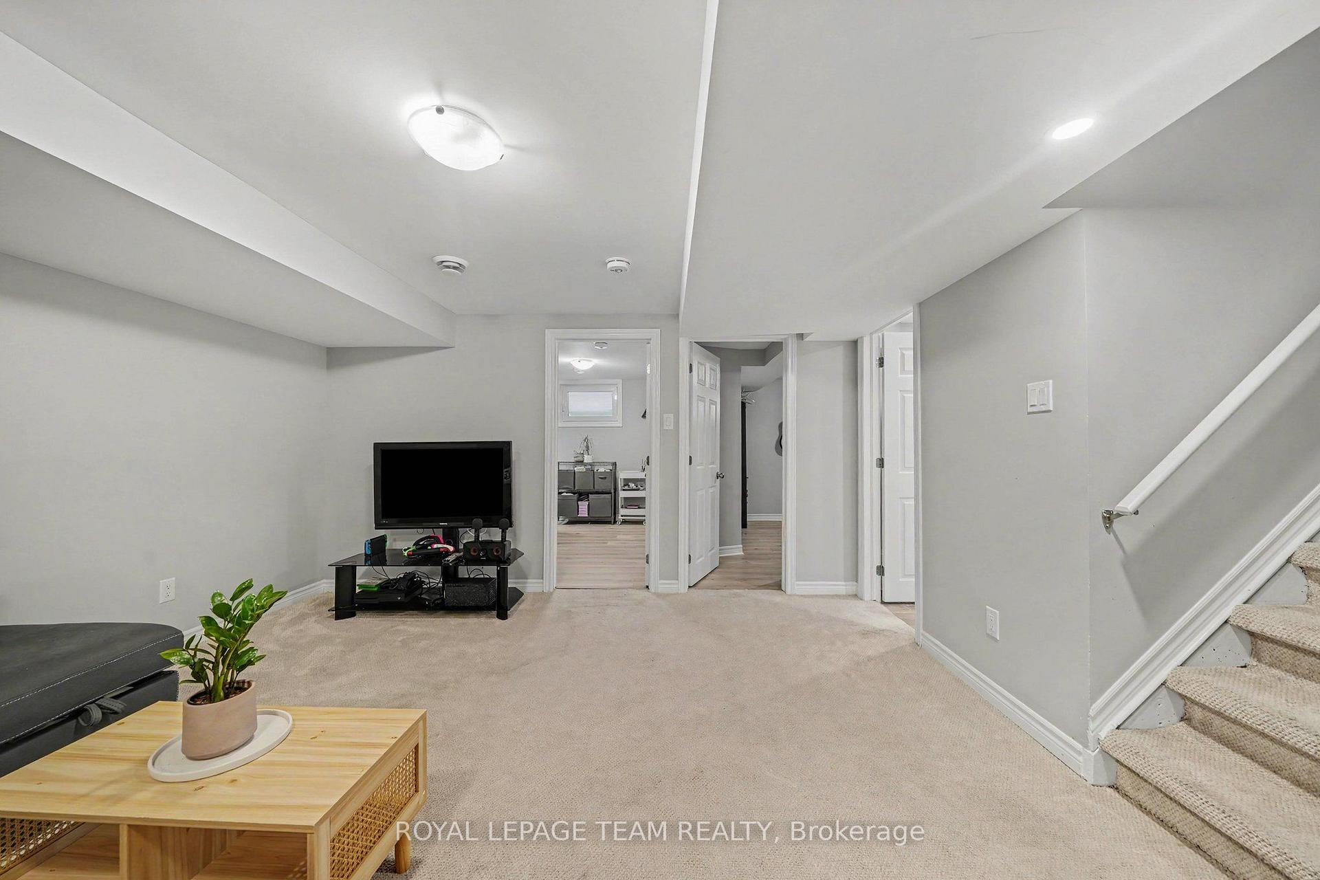 Photo 21 of 2477 Merivale Road, Ottawa, Rideau Heights/Ashdale/Rideau Glen — HOMEH