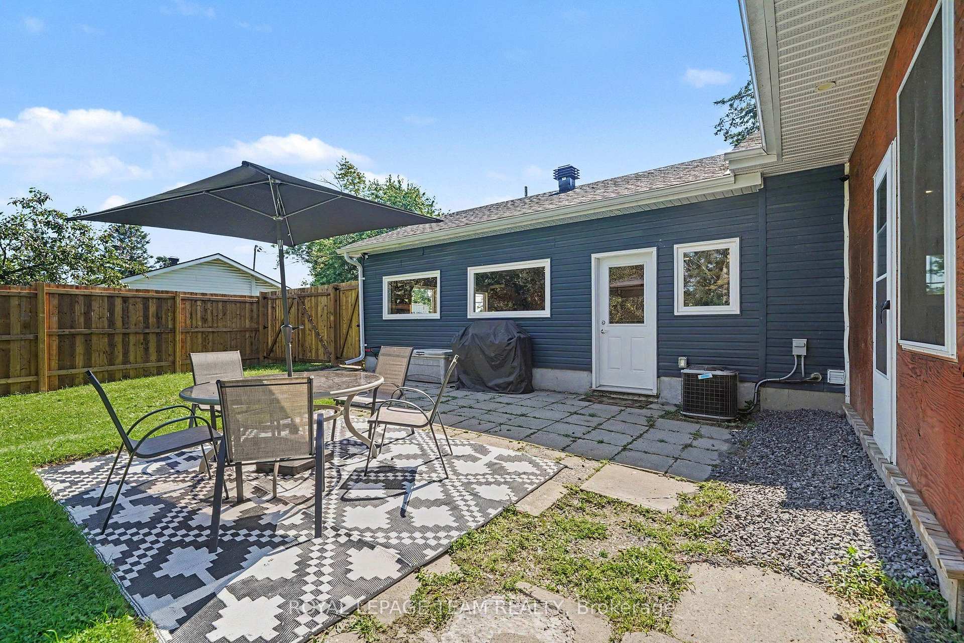 Photo 29 of 2477 Merivale Road, Ottawa, Rideau Heights/Ashdale/Rideau Glen — HOMEH