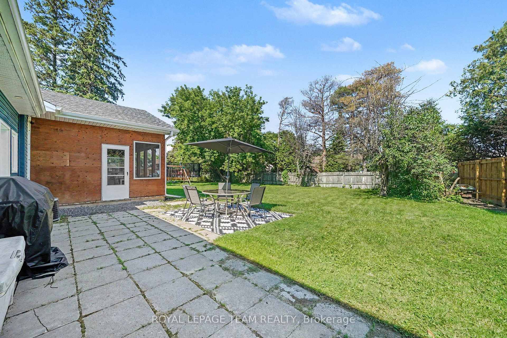 Photo 30 of 2477 Merivale Road, Ottawa, Rideau Heights/Ashdale/Rideau Glen — HOMEH