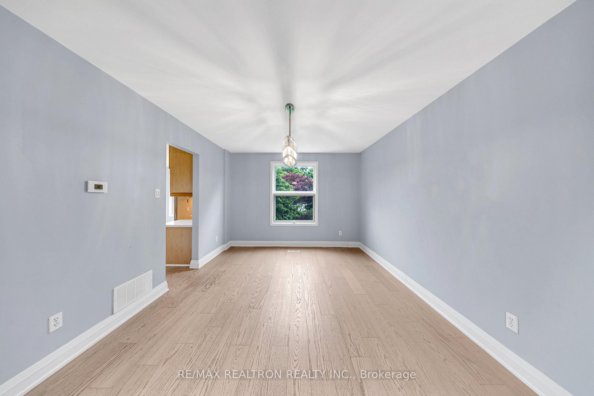 Photo 3 of Unit Upper, 141 Hialeah Crescent, Whitby, Blue Grass Meadows — HOMEH