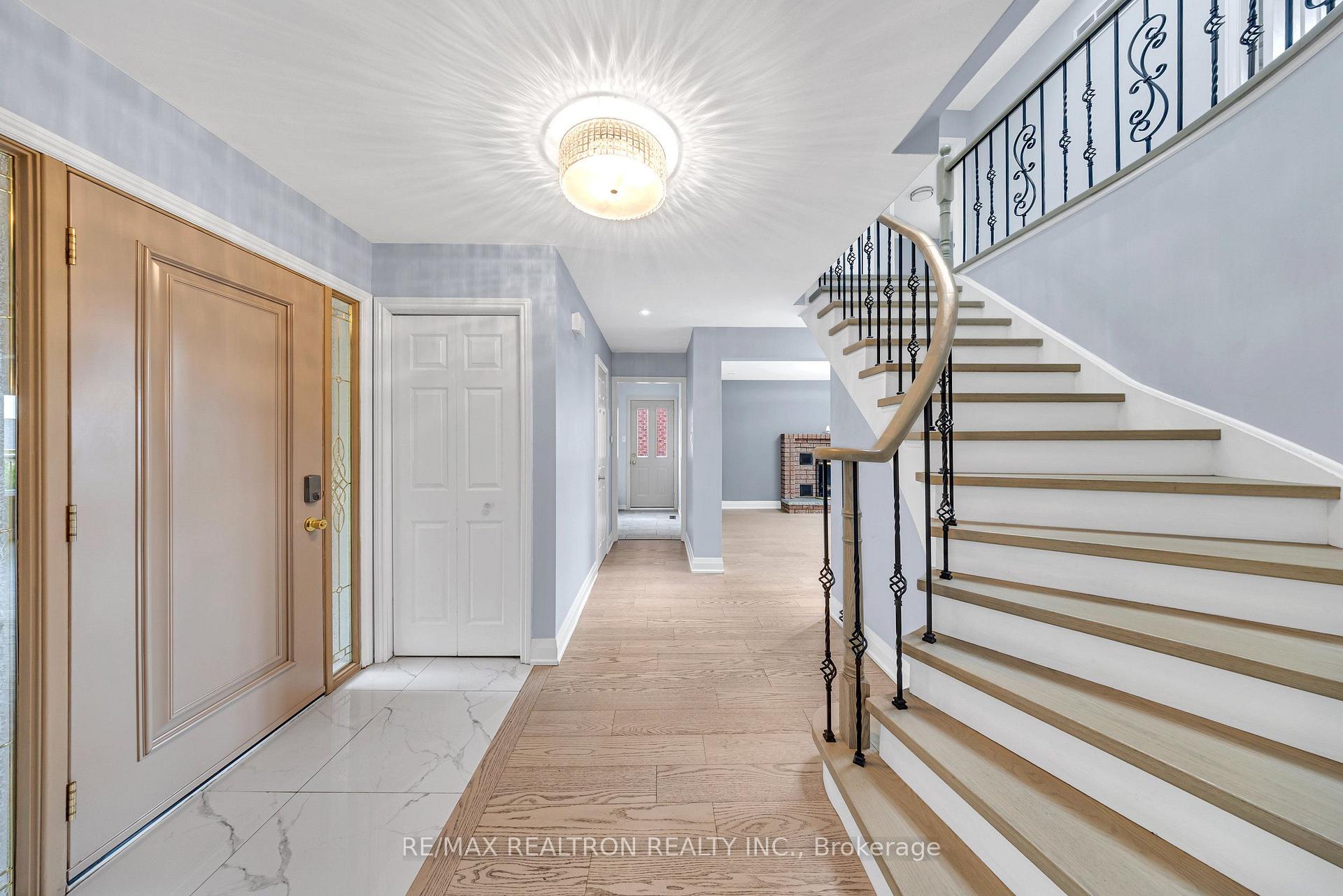 Photo 5 of Unit Upper, 141 Hialeah Crescent, Whitby, Blue Grass Meadows — HOMEH