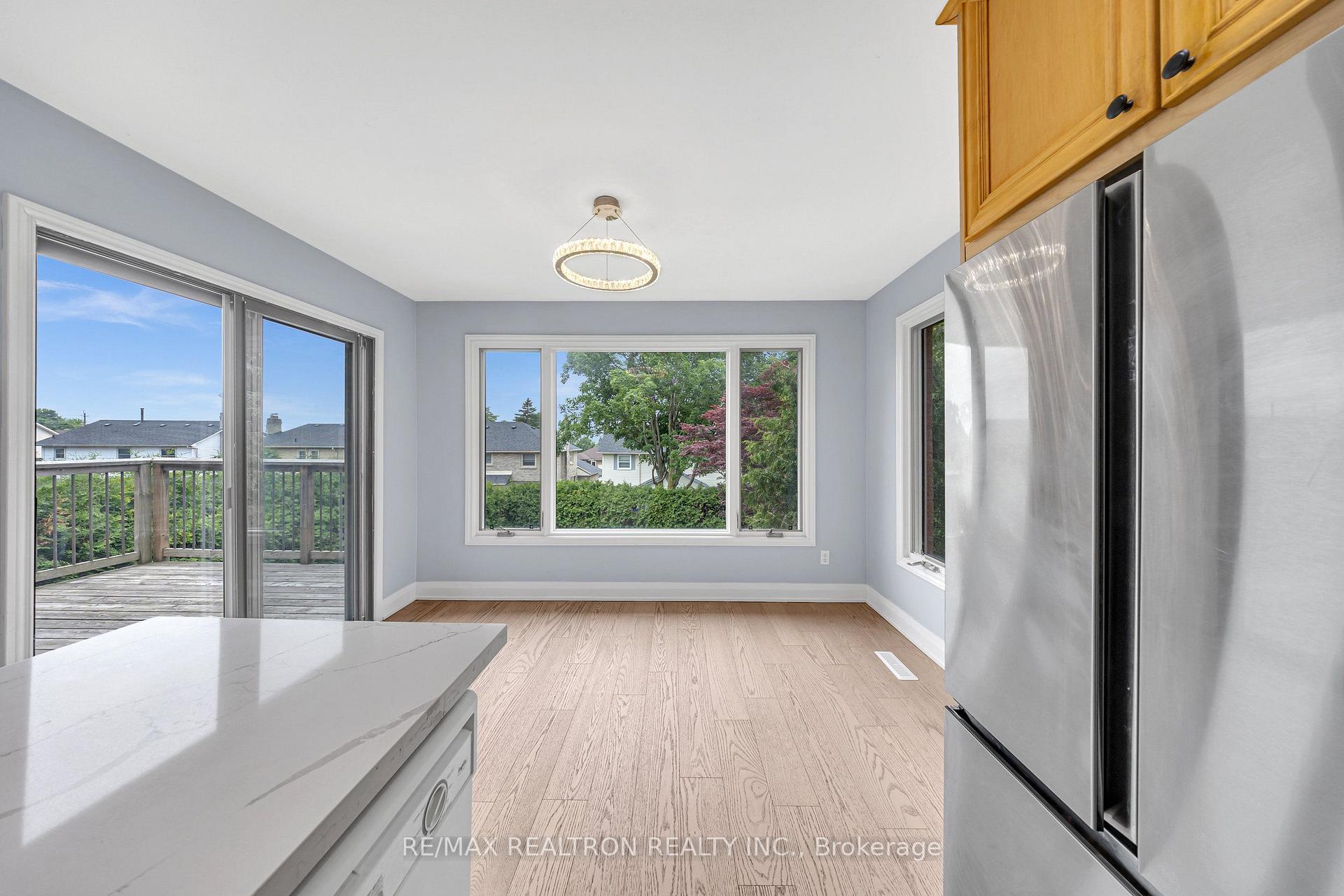 Photo 8 of Unit Upper, 141 Hialeah Crescent, Whitby, Blue Grass Meadows — HOMEH