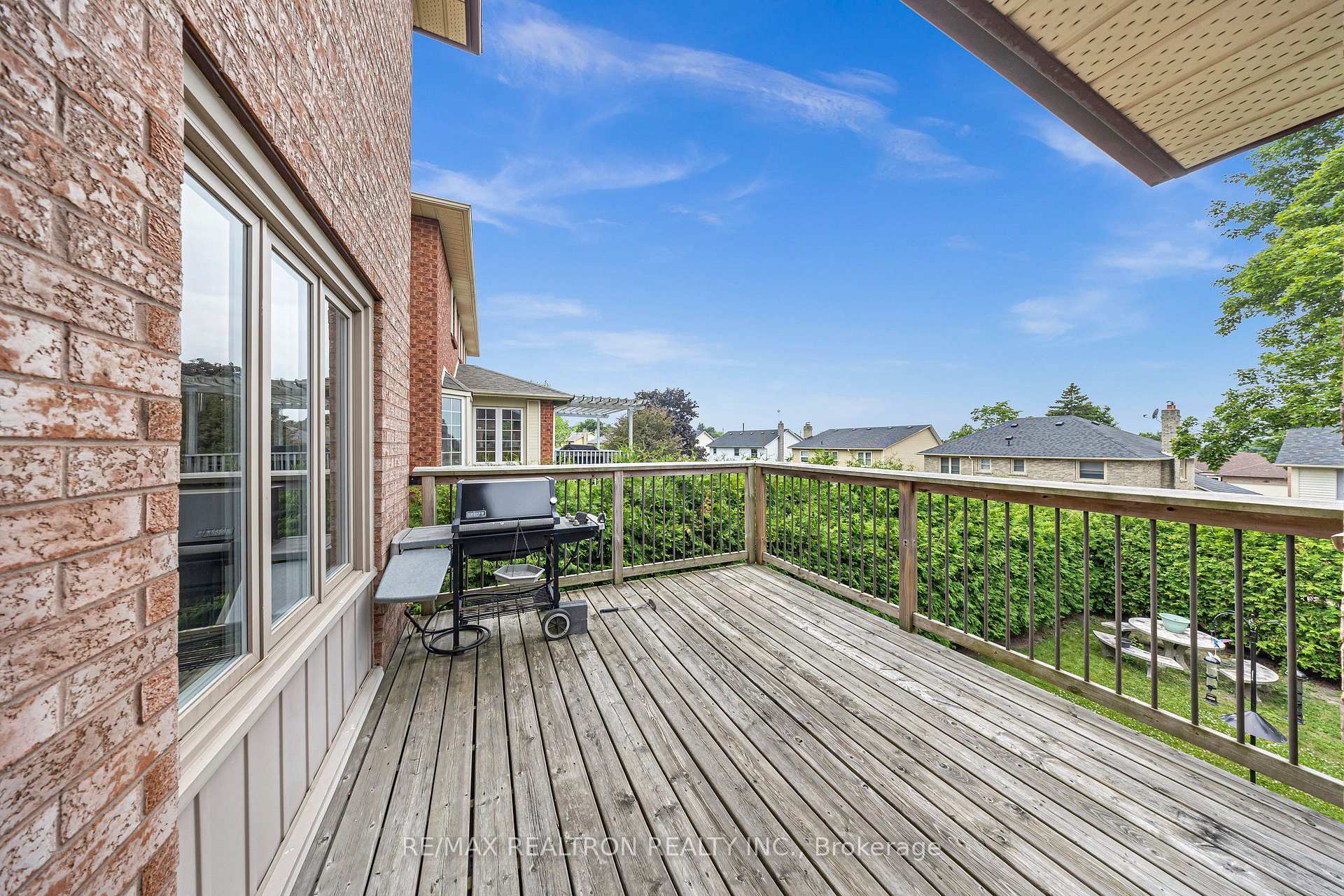 Photo 11 of Unit Upper, 141 Hialeah Crescent, Whitby, Blue Grass Meadows — HOMEH