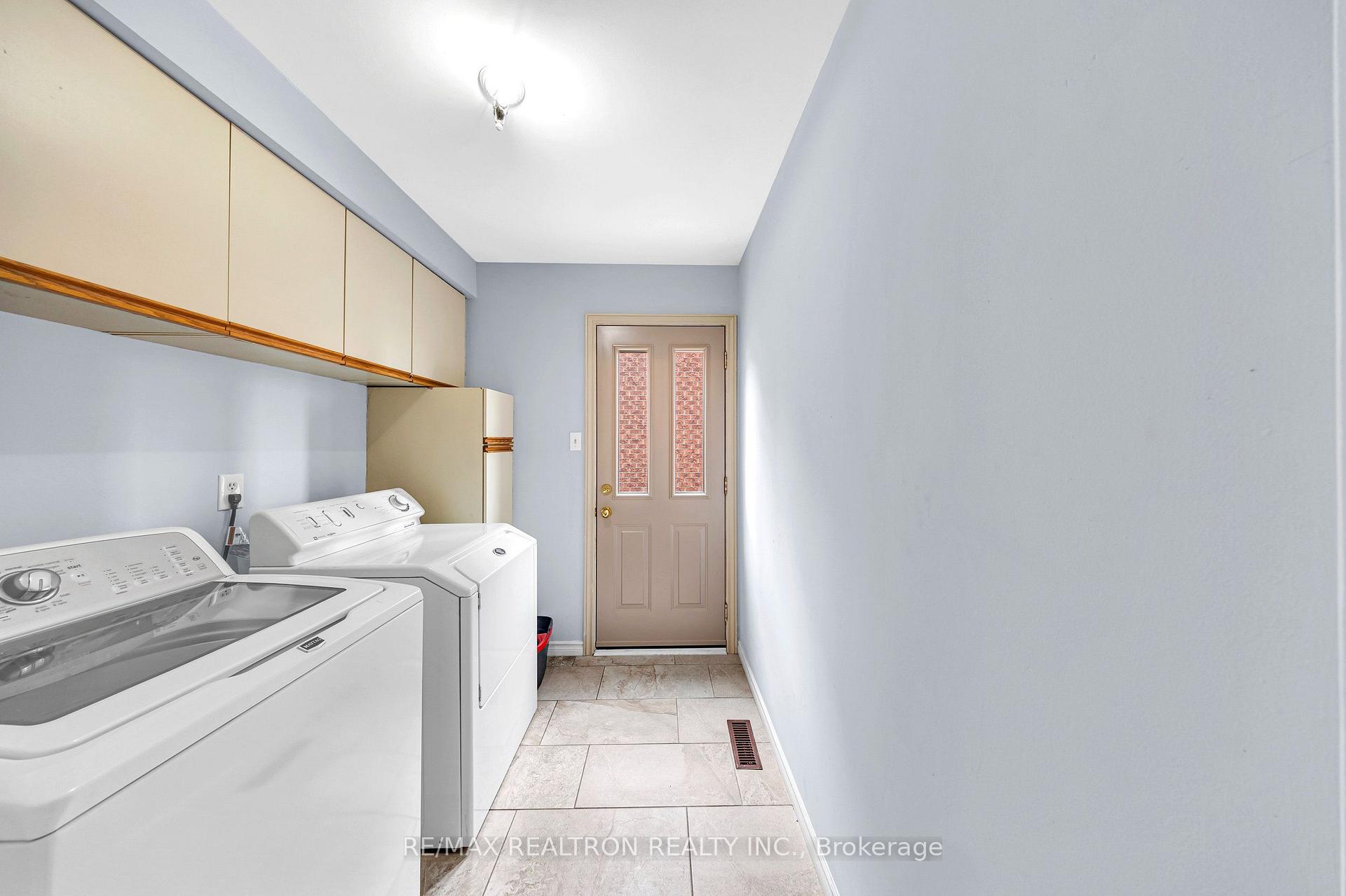 Photo 14 of Unit Upper, 141 Hialeah Crescent, Whitby, Blue Grass Meadows — HOMEH