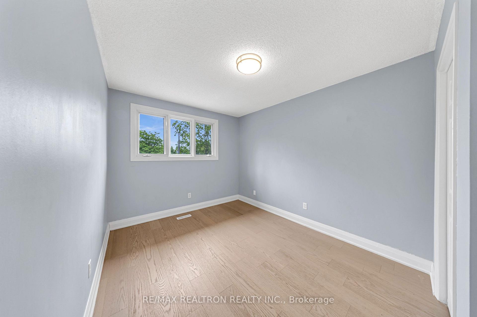 Photo 17 of Unit Upper, 141 Hialeah Crescent, Whitby, Blue Grass Meadows — HOMEH