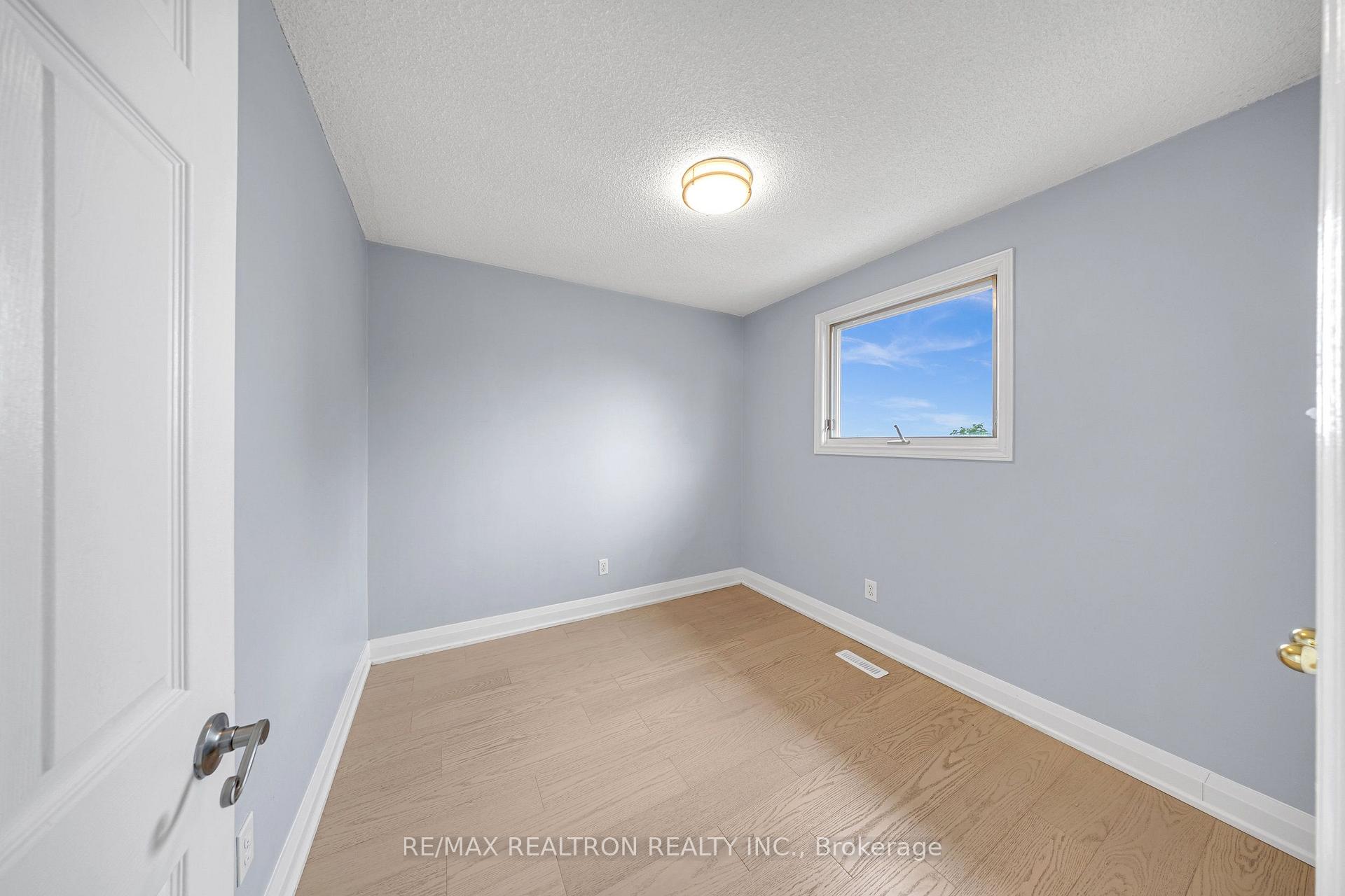 Photo 19 of Unit Upper, 141 Hialeah Crescent, Whitby, Blue Grass Meadows — HOMEH