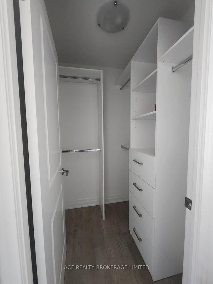Photo 6 of Unit 702, 8 Rouge Valley Drive W, Markham, Unionville — HOMEH