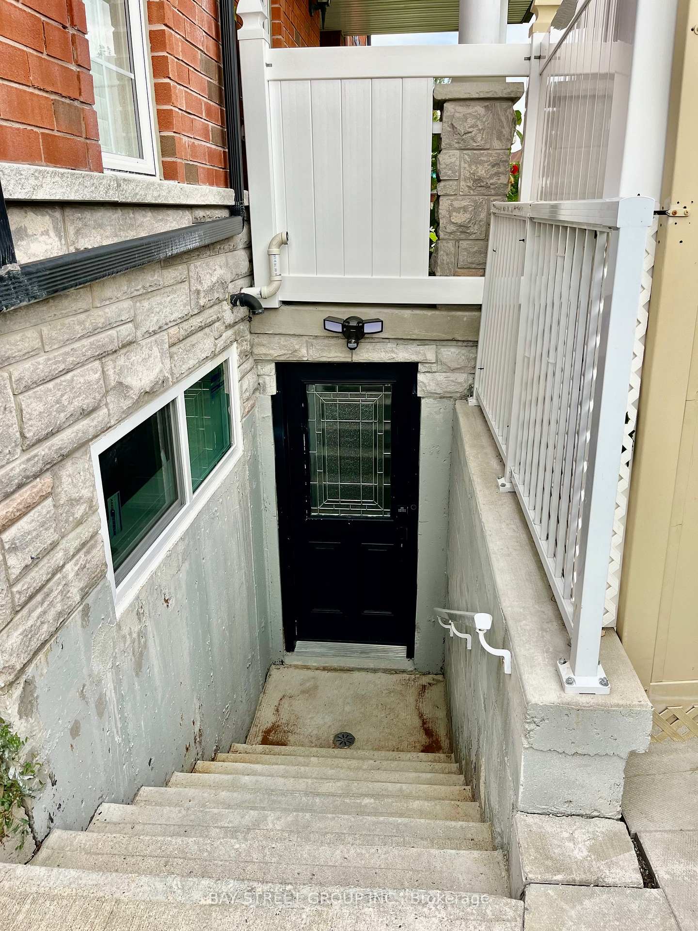 Photo 1 of Unit BSMT, 5 King William Crescent, Richmond Hill, Langstaff — HOMEH
