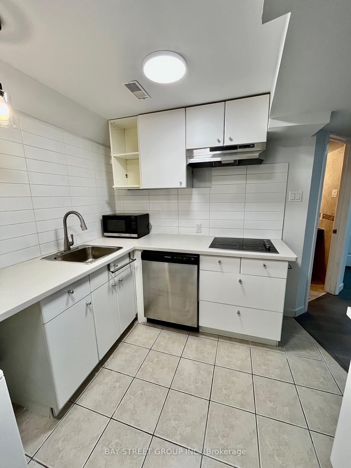 Photo 5 of Unit BSMT, 5 King William Crescent, Richmond Hill, Langstaff — HOMEH