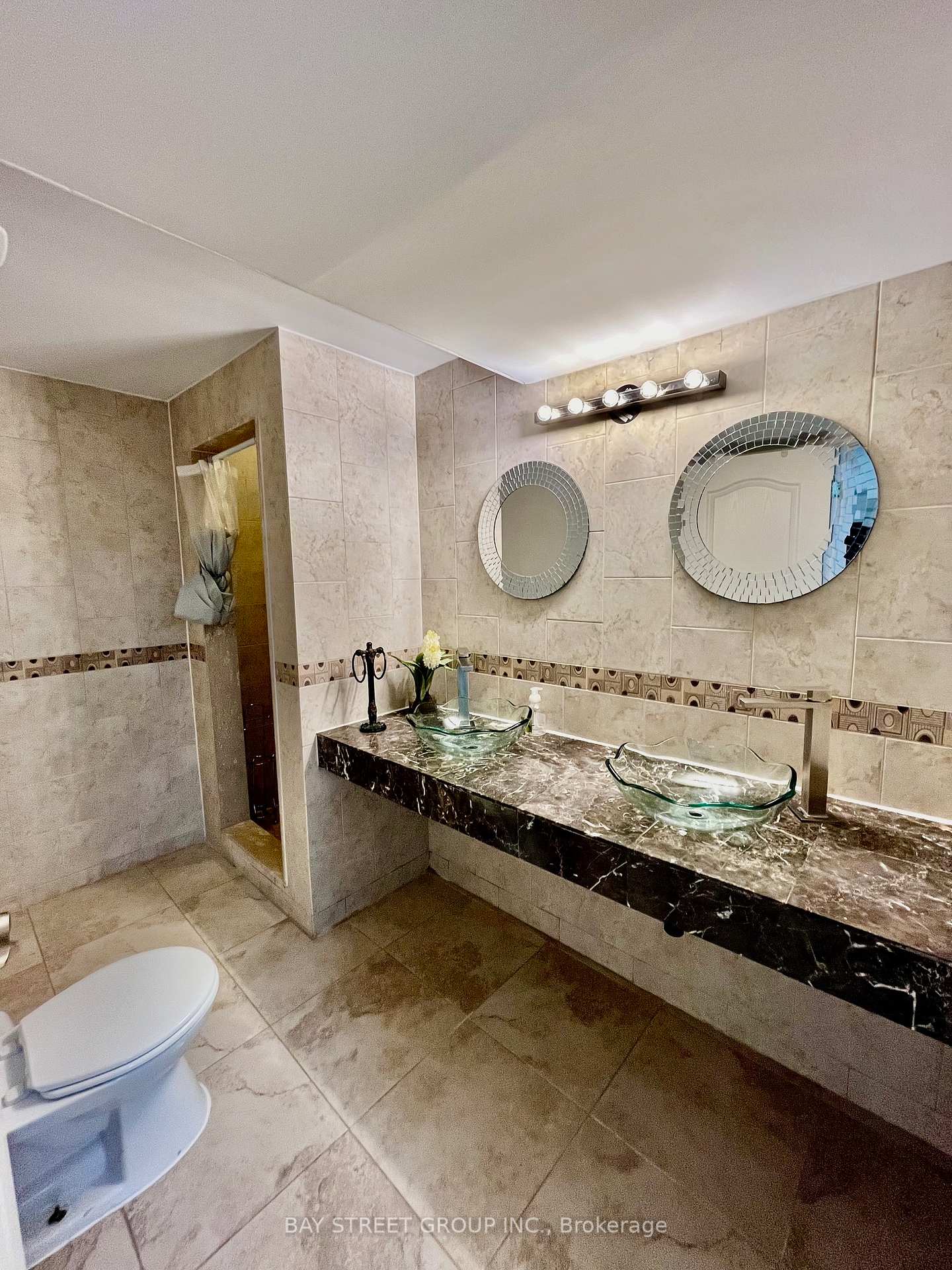 Photo 7 of Unit BSMT, 5 King William Crescent, Richmond Hill, Langstaff — HOMEH