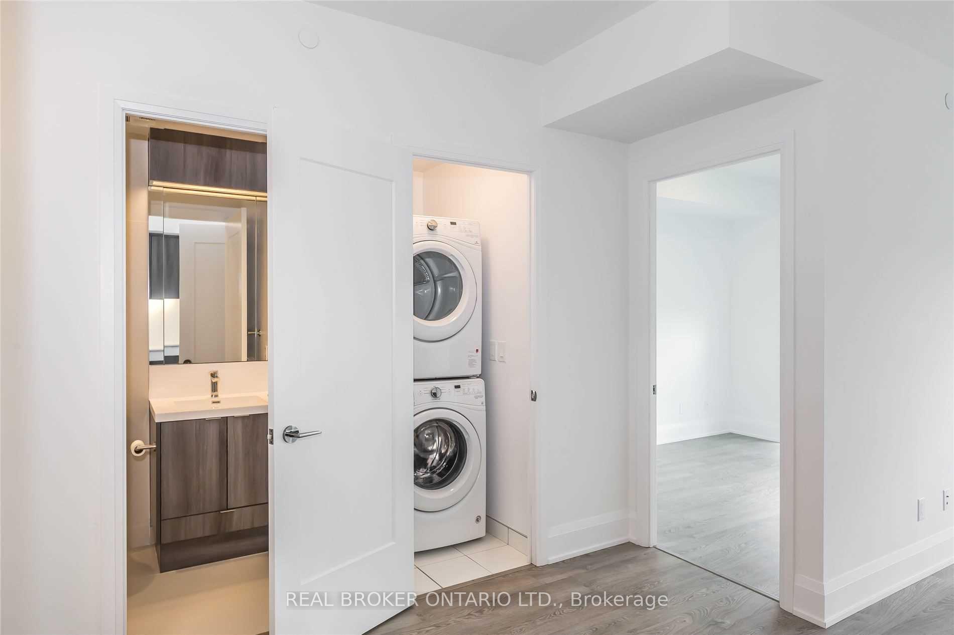 Photo 10 of Unit 813, 101 Erskine Avenue, Toronto, Mount Pleasant West — HOMEH