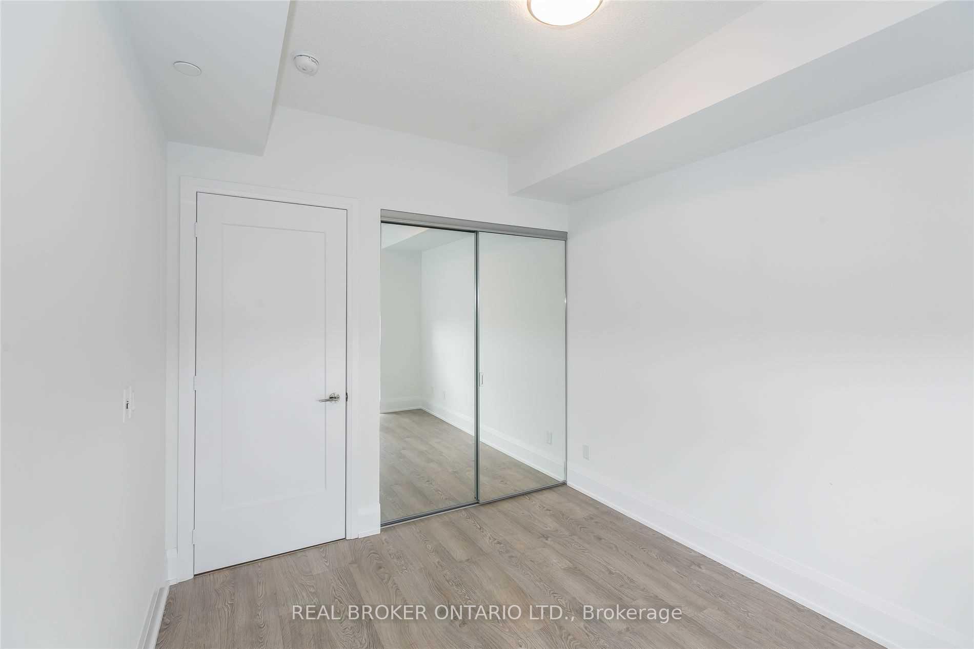 Photo 14 of Unit 813, 101 Erskine Avenue, Toronto, Mount Pleasant West — HOMEH