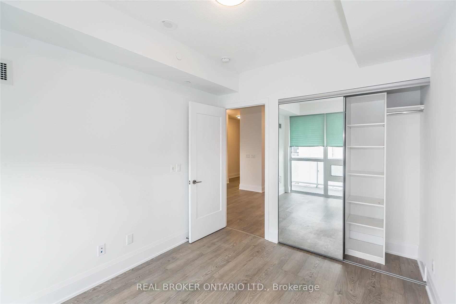 Photo 15 of Unit 813, 101 Erskine Avenue, Toronto, Mount Pleasant West — HOMEH