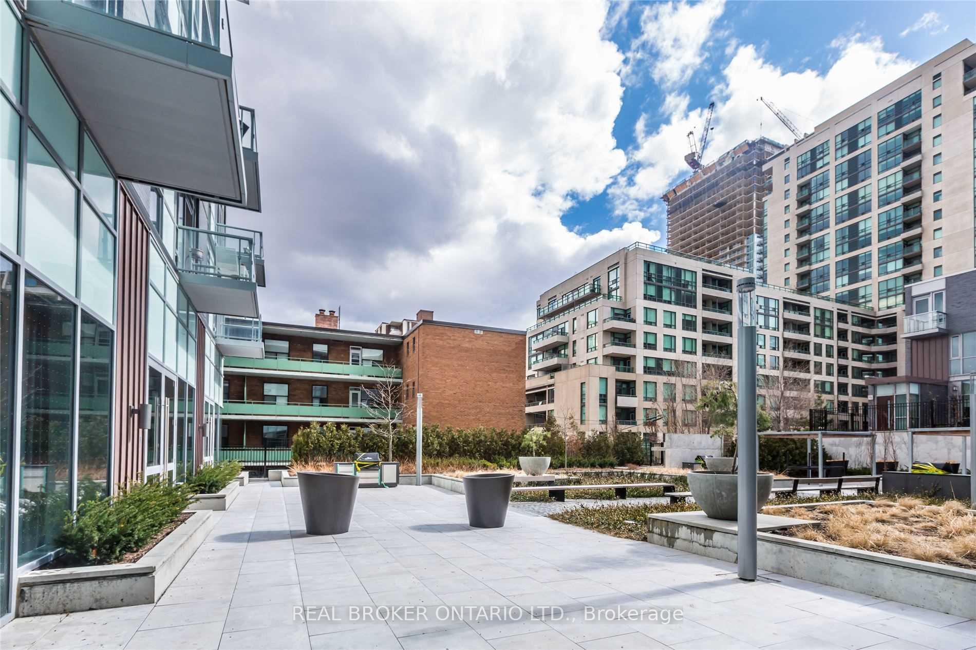 Photo 19 of Unit 813, 101 Erskine Avenue, Toronto, Mount Pleasant West — HOMEH