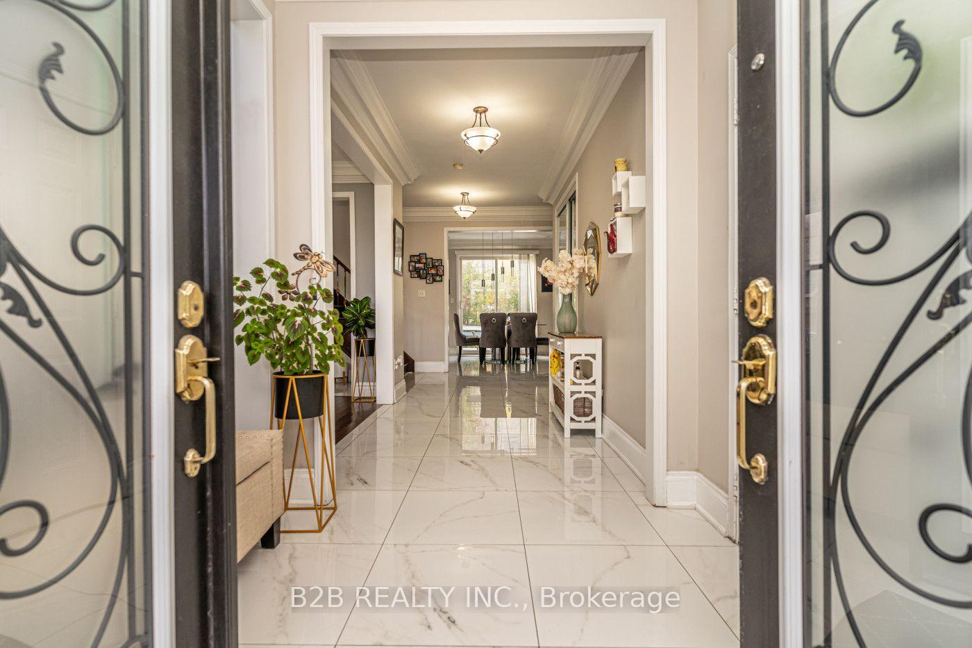 Photo 3 of 12 Valleywest Road, Brampton, Vales of Castlemore — HOMEH