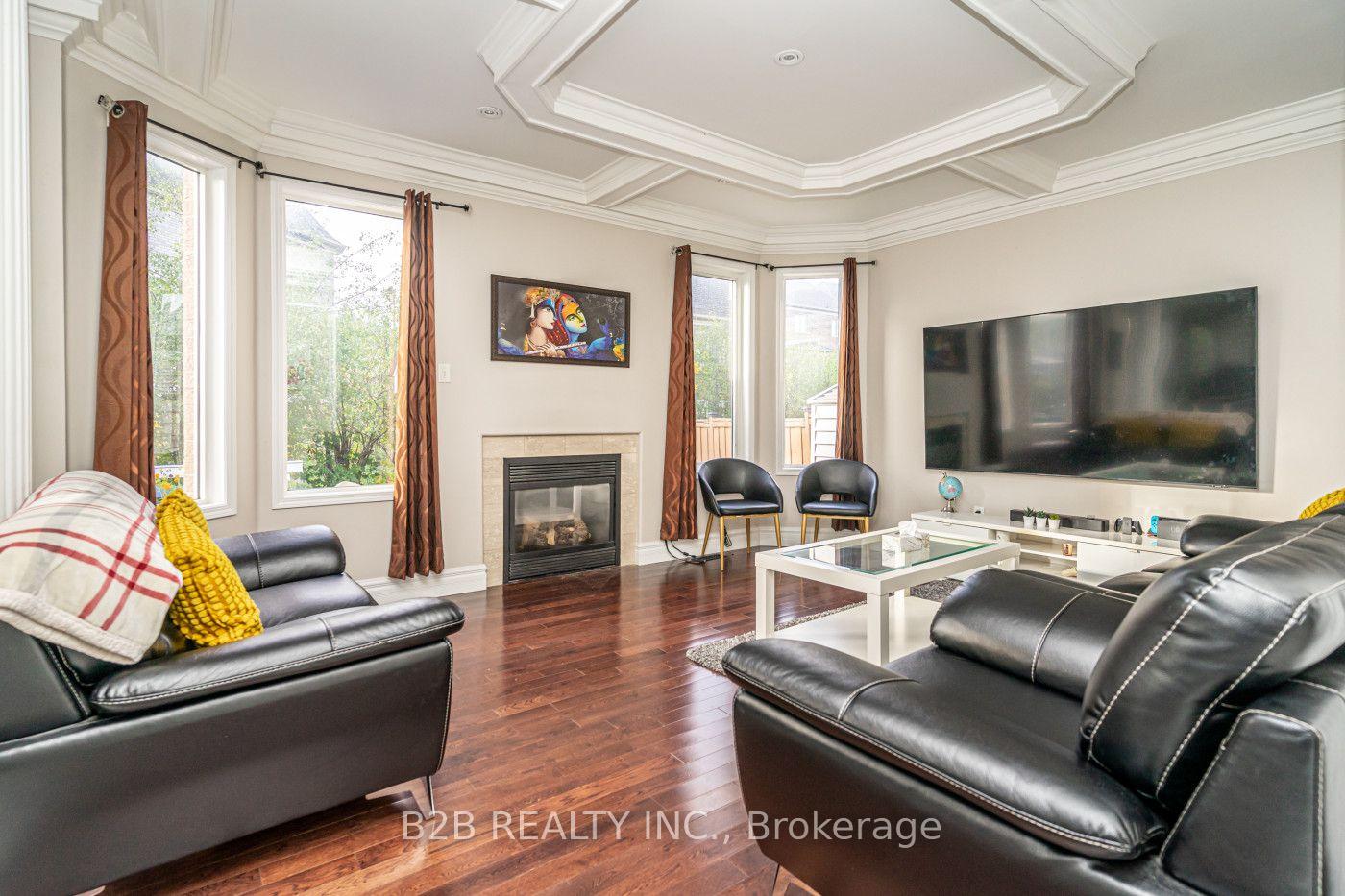 Photo 9 of 12 Valleywest Road, Brampton, Vales of Castlemore — HOMEH
